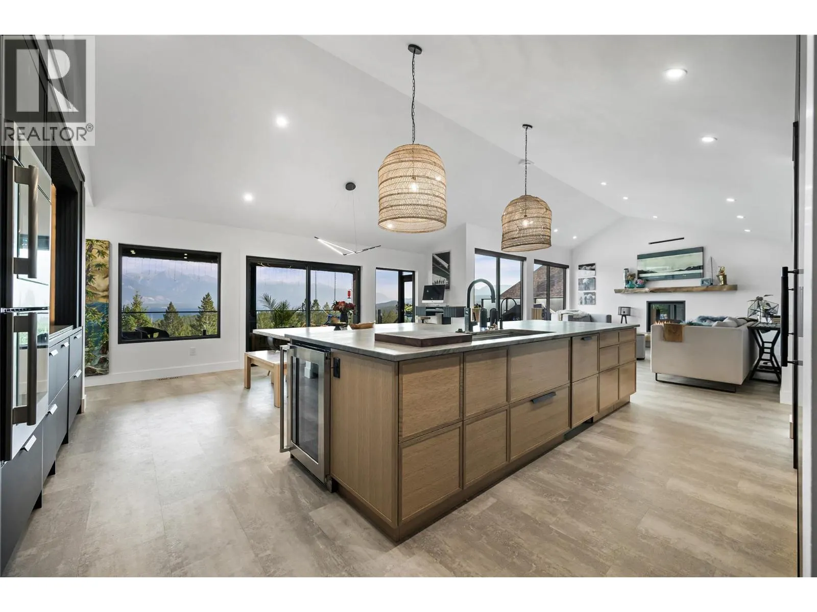 2615 Lakeview Rise