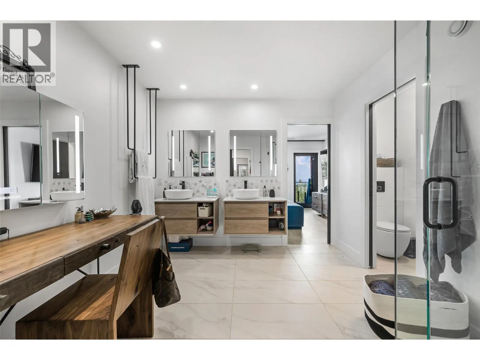 2615 Lakeview Rise
