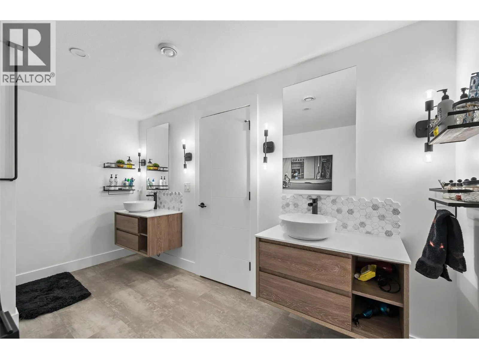 2615 Lakeview Rise