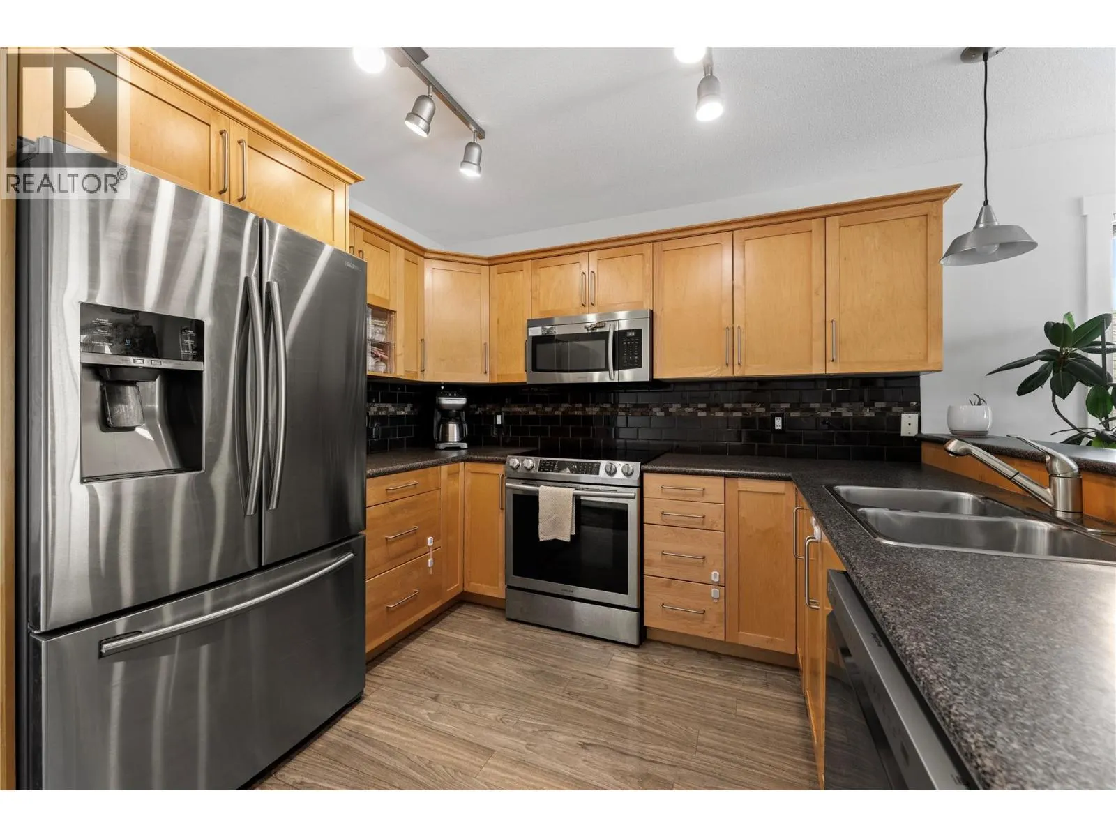 2334 Shannon Heights Place