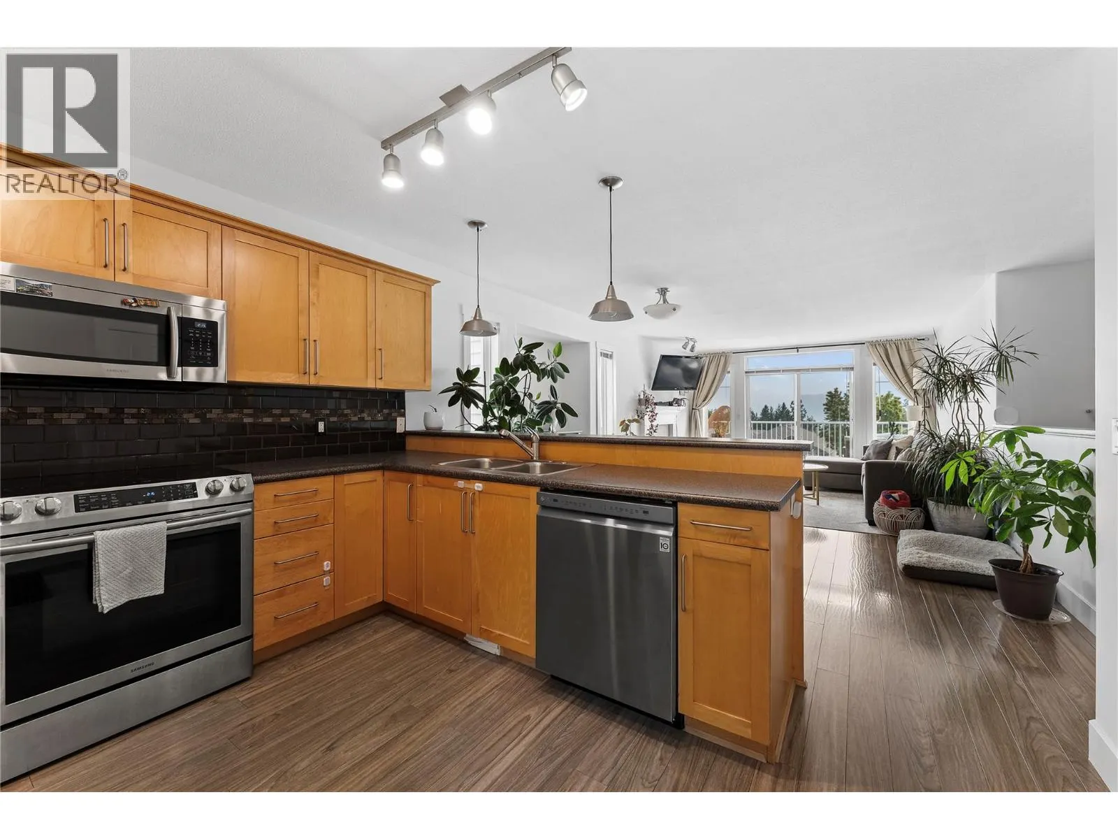 2334 Shannon Heights Place