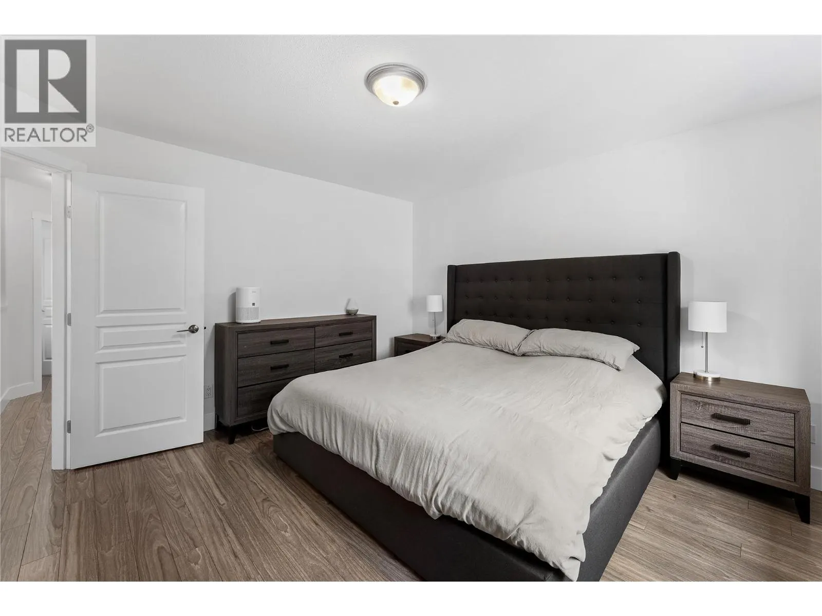 2334 Shannon Heights Place