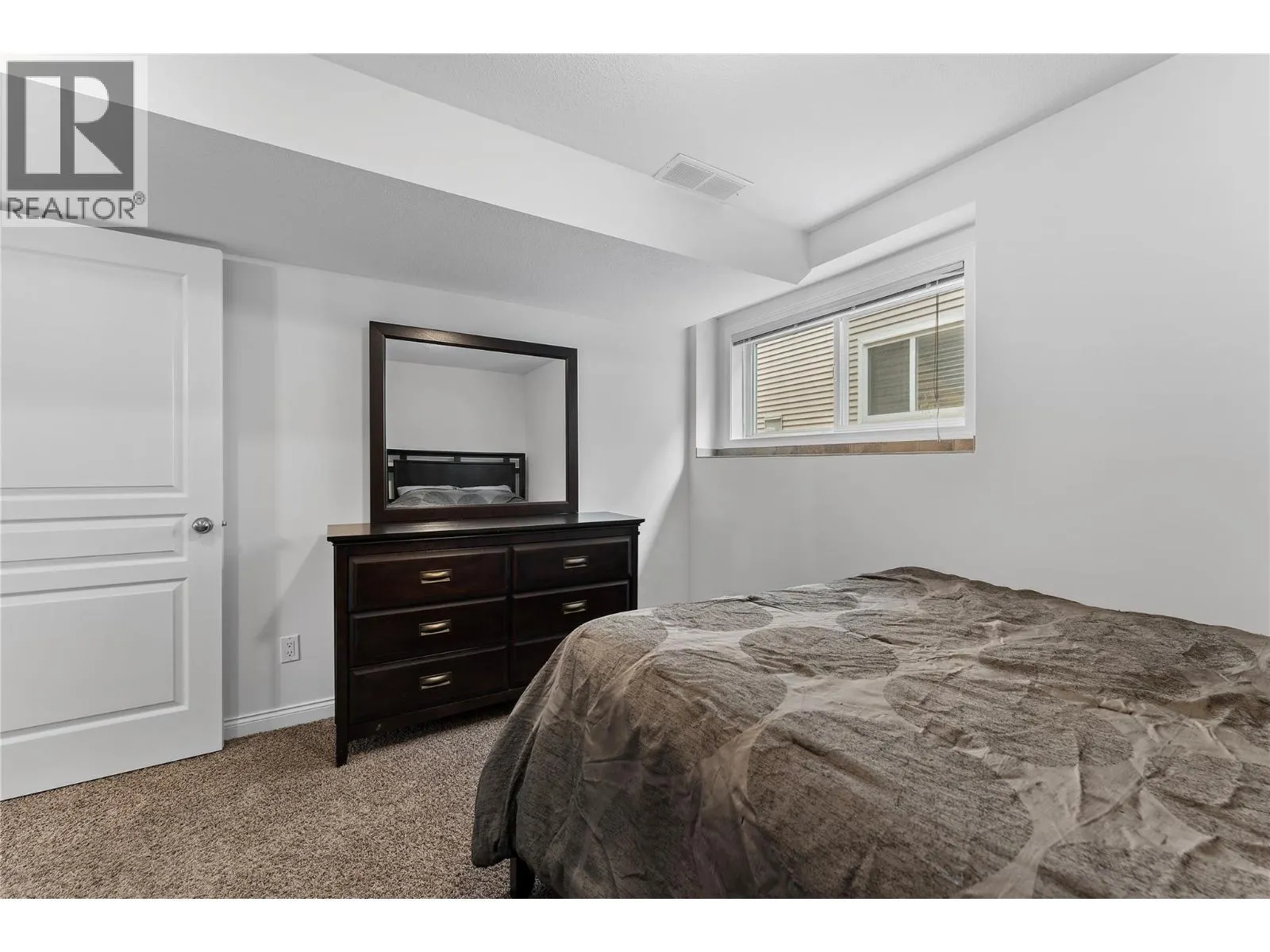 2334 Shannon Heights Place