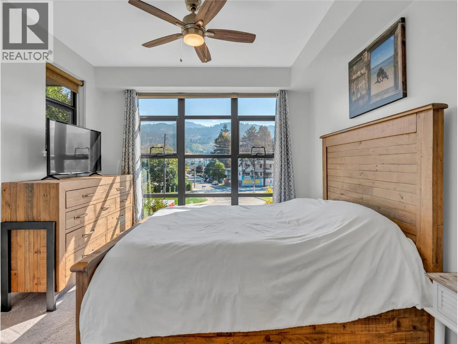 3589 SKAHA LAKE Road Unit# 303