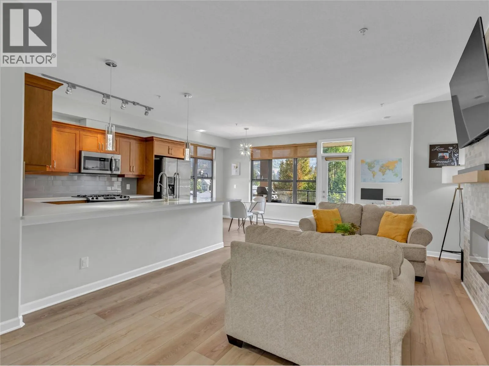 3589 SKAHA LAKE Road Unit# 303
