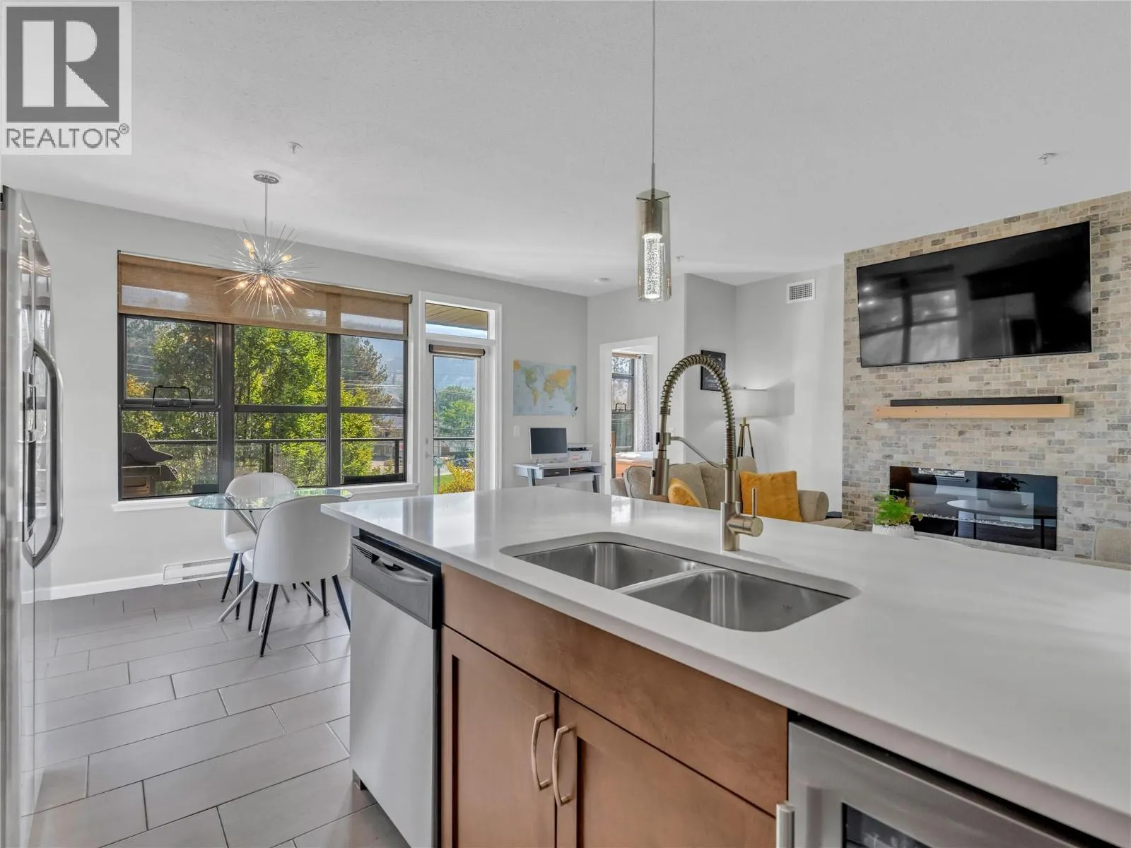 3589 SKAHA LAKE Road Unit# 303