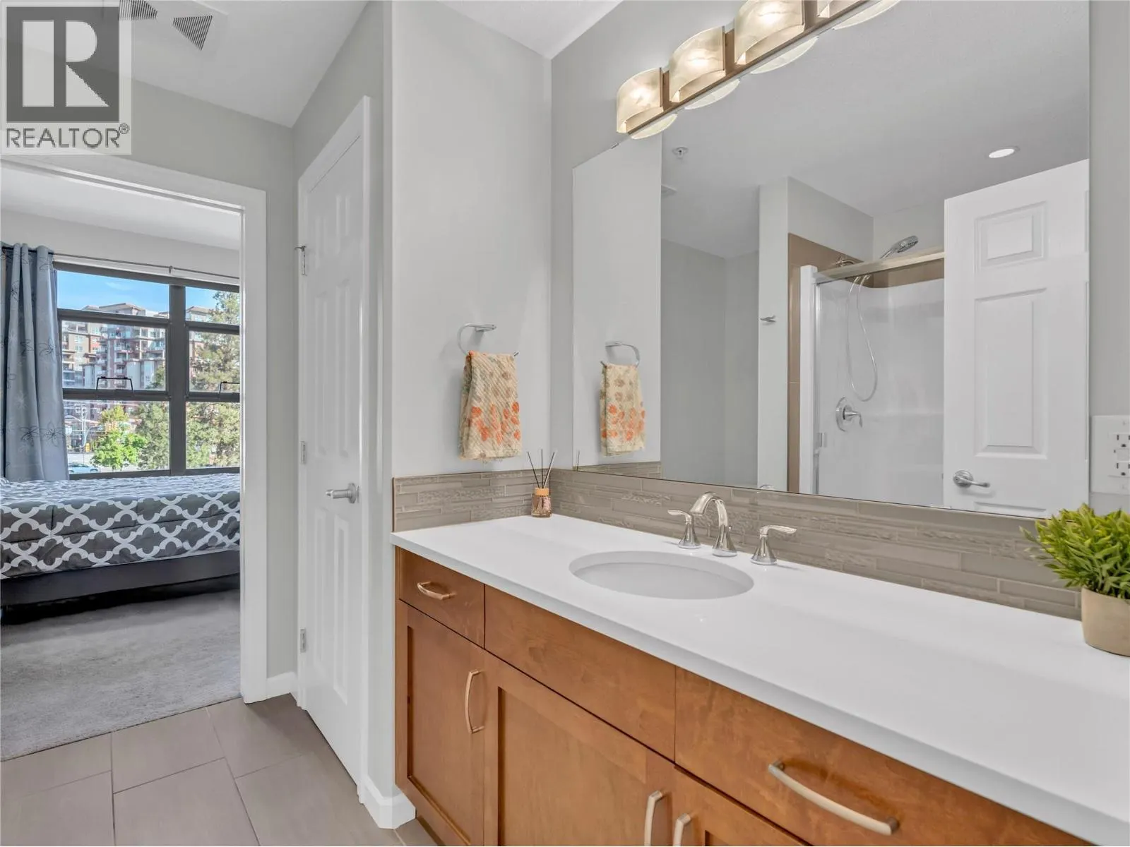 3589 SKAHA LAKE Road Unit# 303