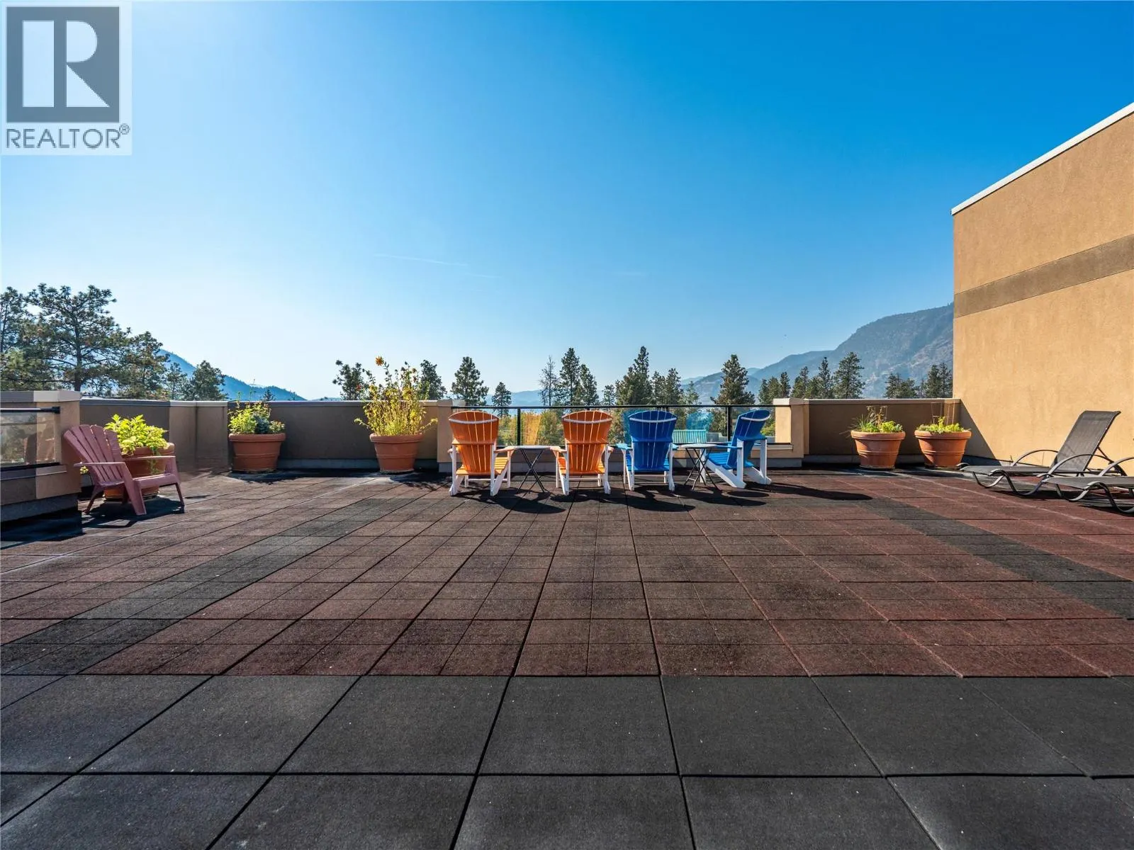 3589 SKAHA LAKE Road Unit# 303