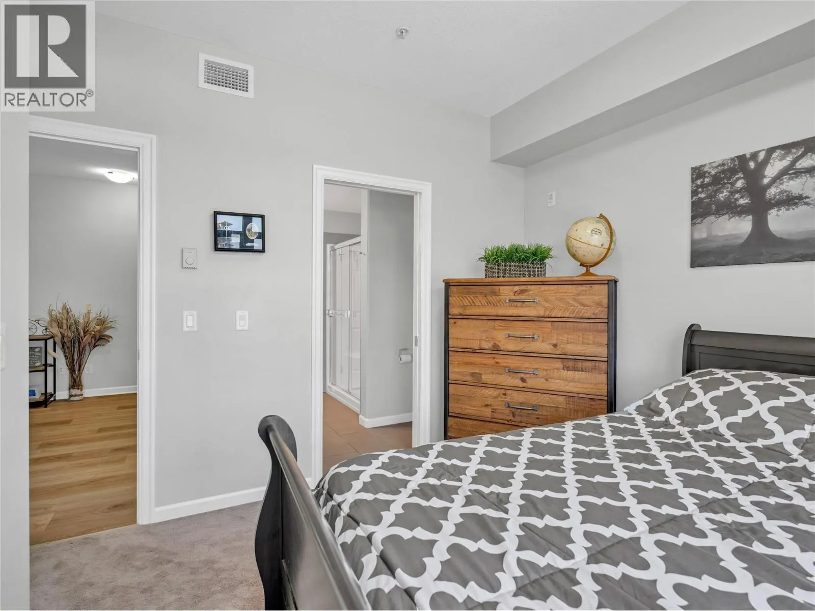 3589 SKAHA LAKE Road Unit# 303