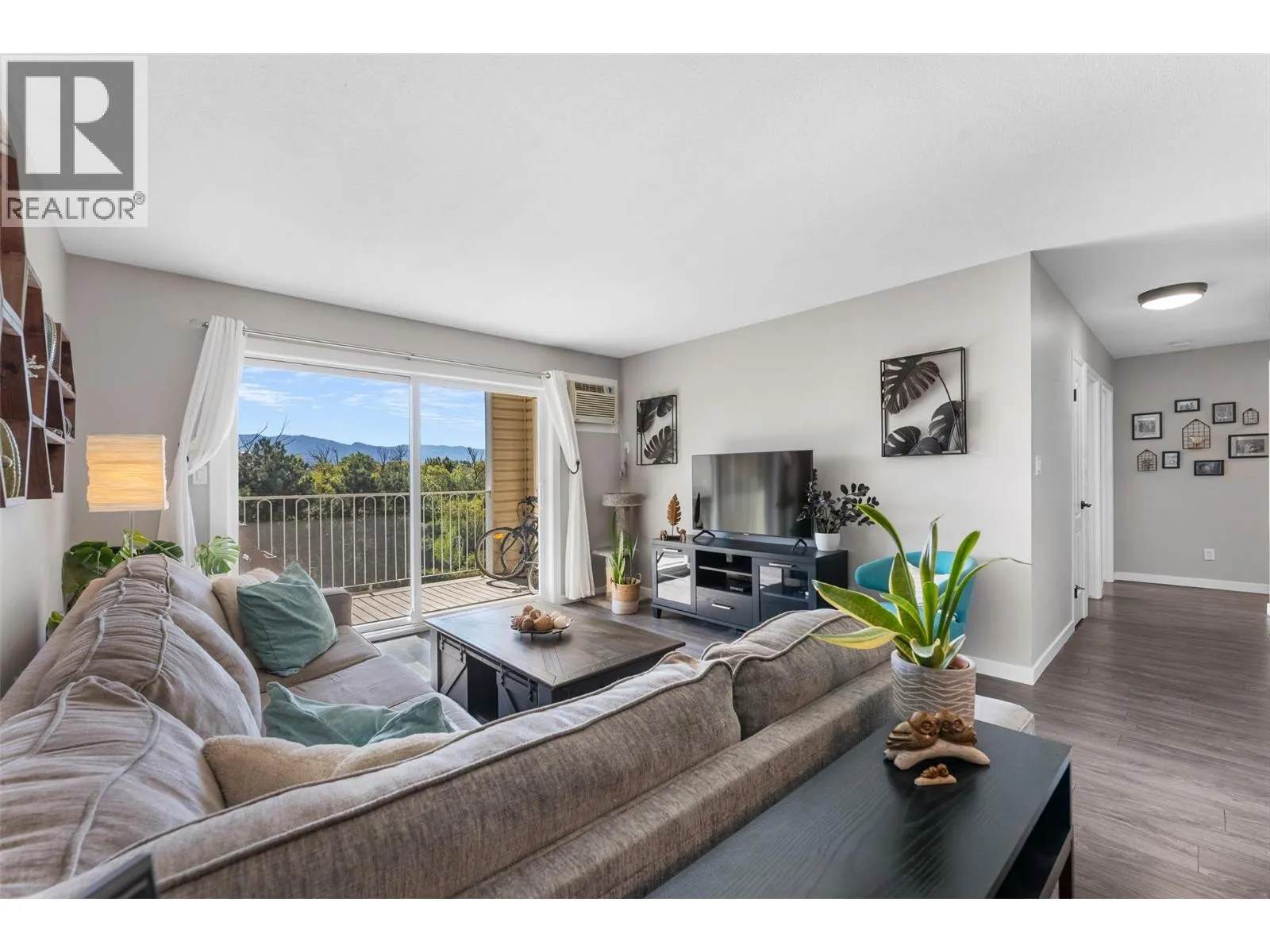 3163 Richter Street Unit# 413