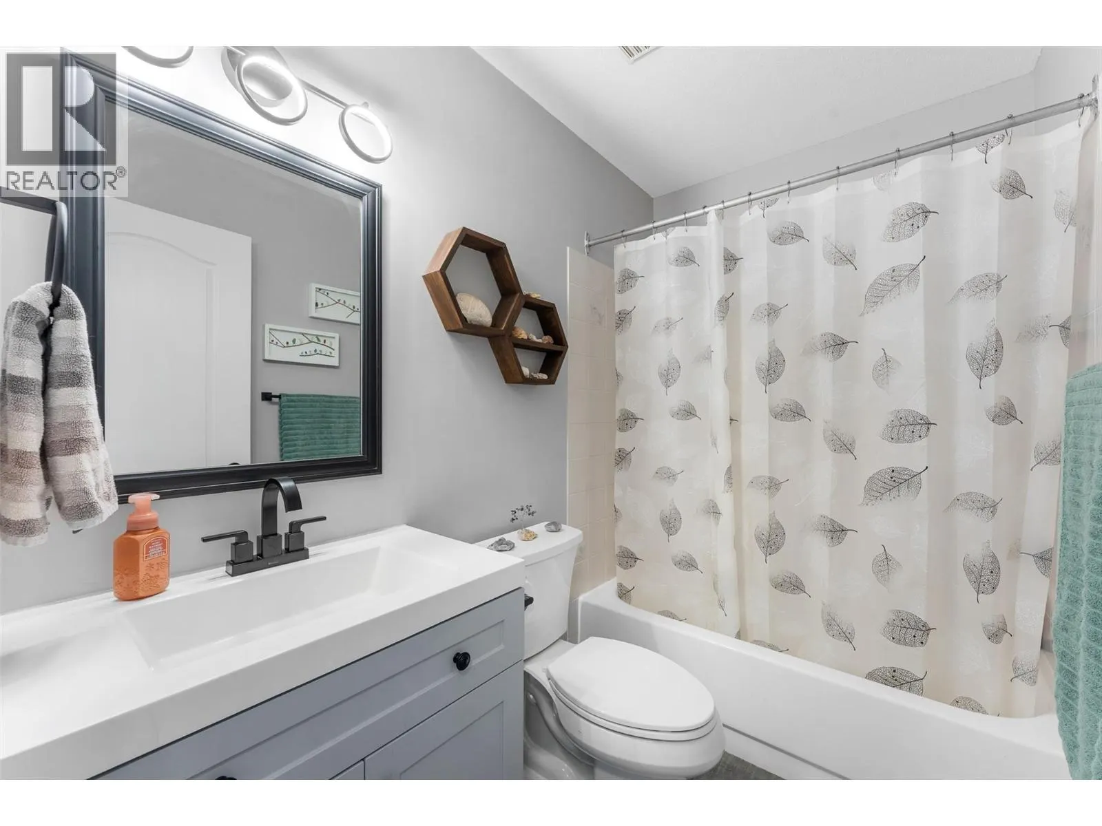 3163 Richter Street Unit# 413