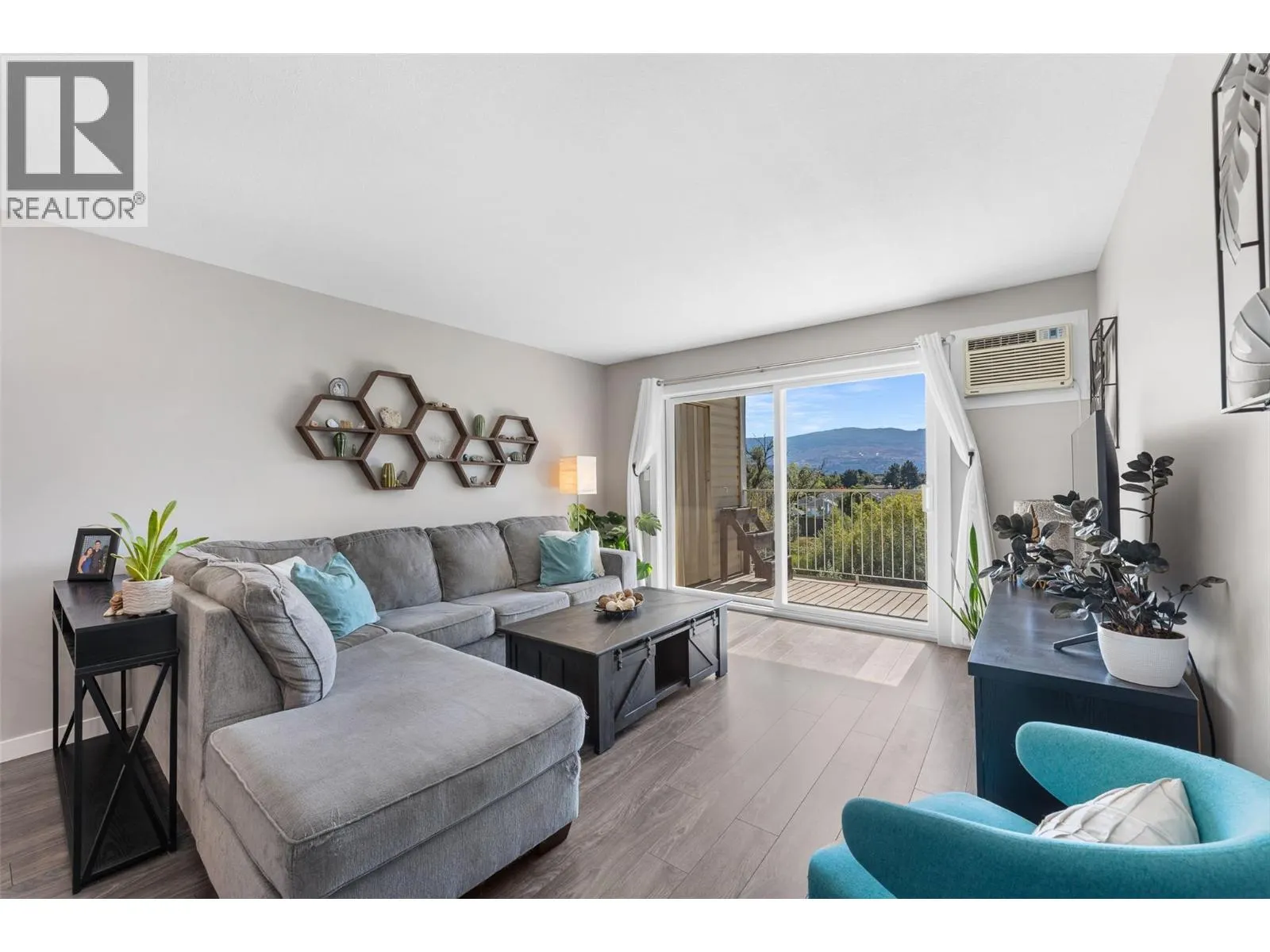 3163 Richter Street Unit# 413