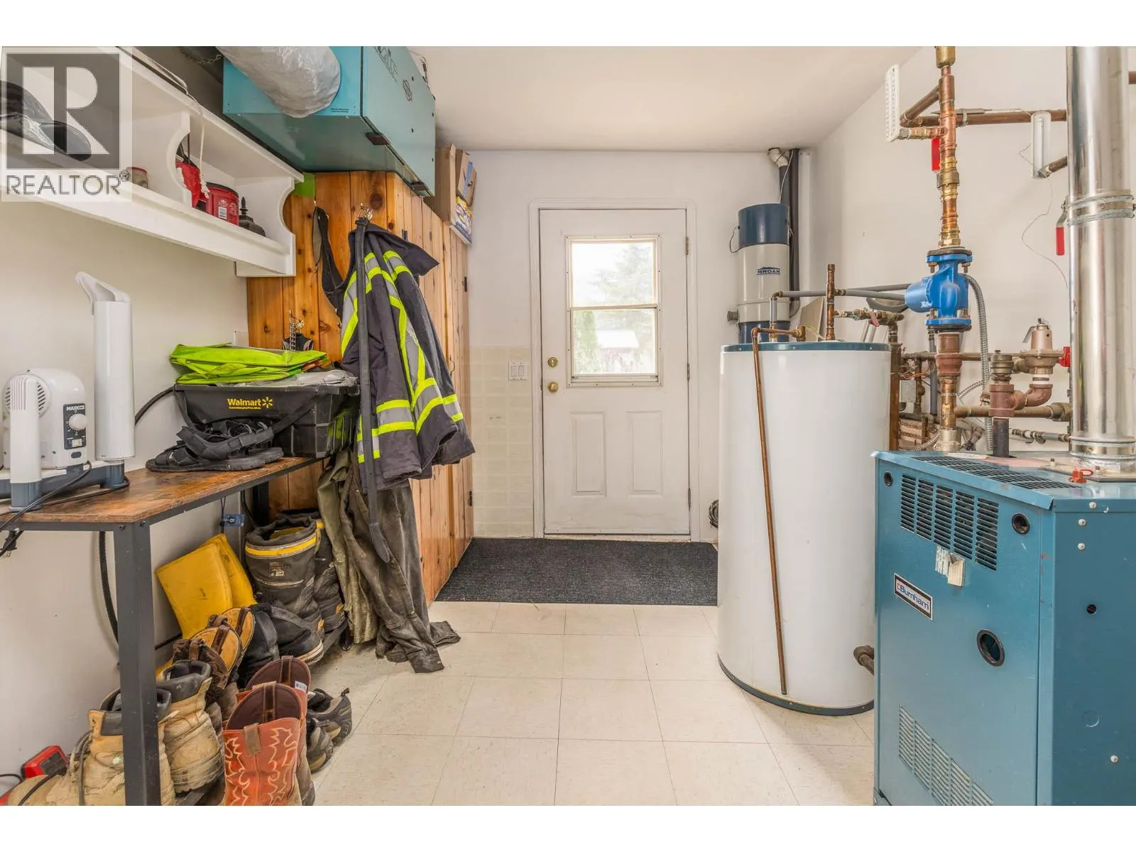 3695 Malakwa Loop Road