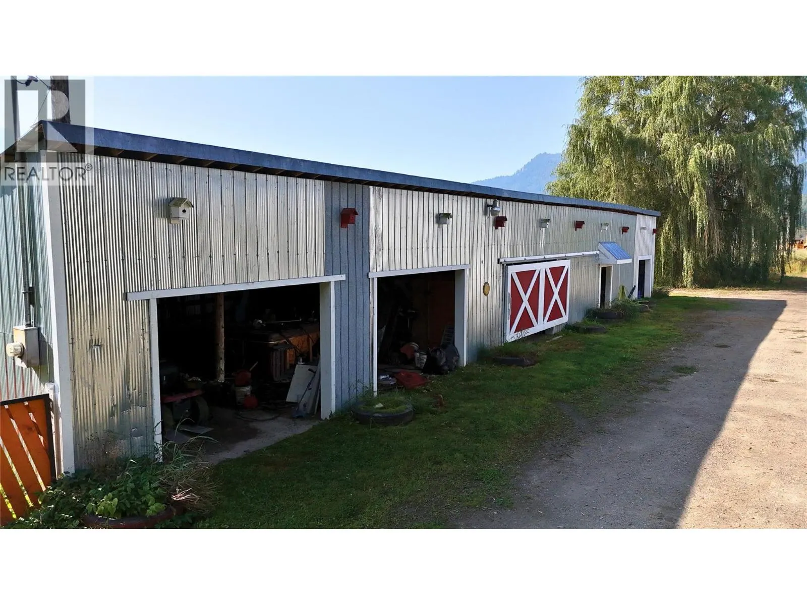 3695 Malakwa Loop Road