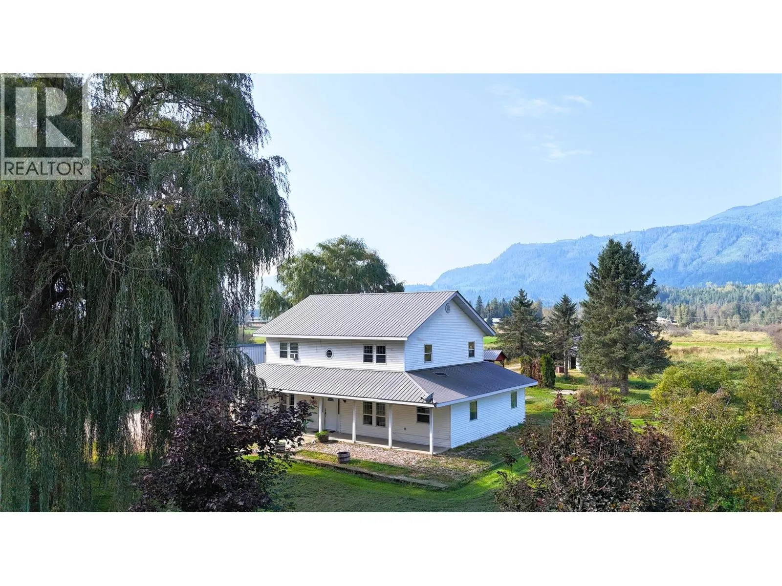 3695 Malakwa Loop Road