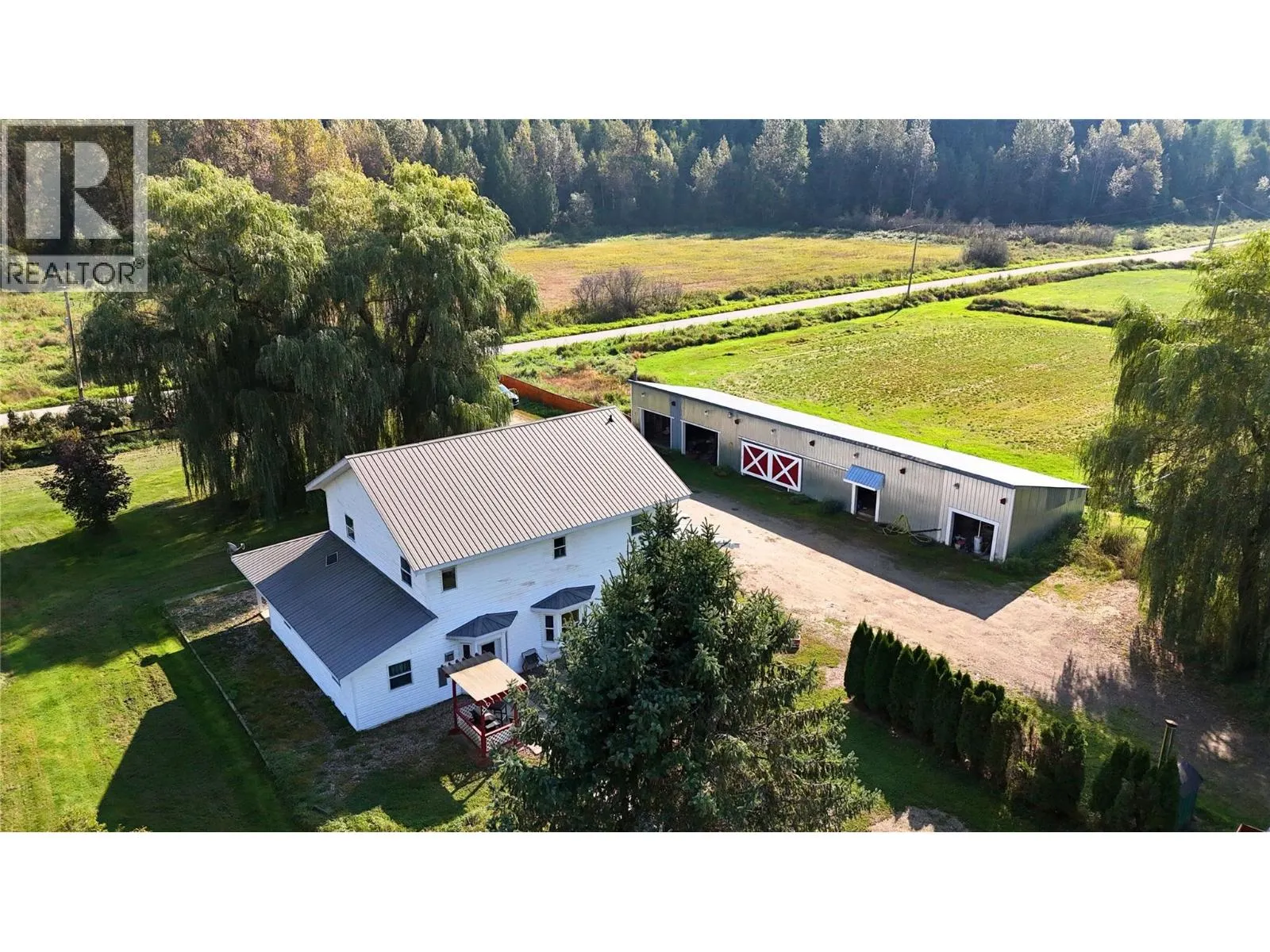 3695 Malakwa Loop Road