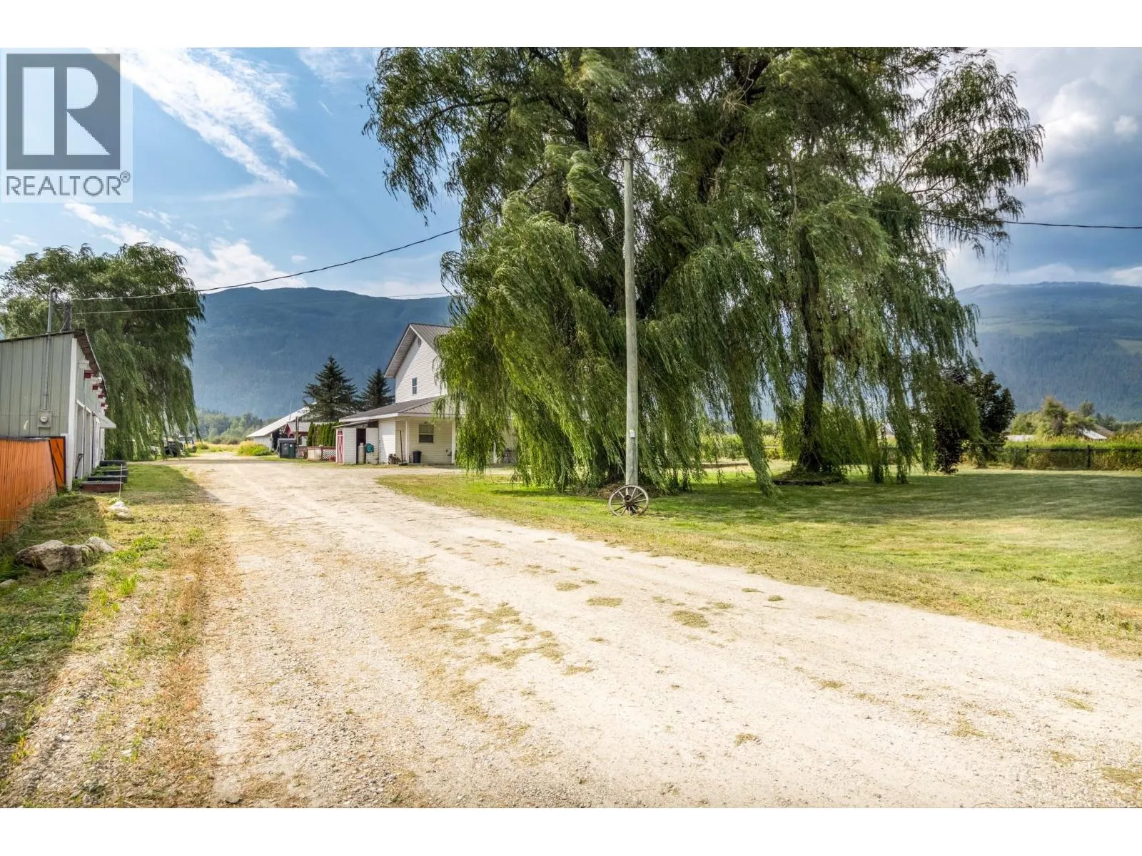 3695 Malakwa Loop Road