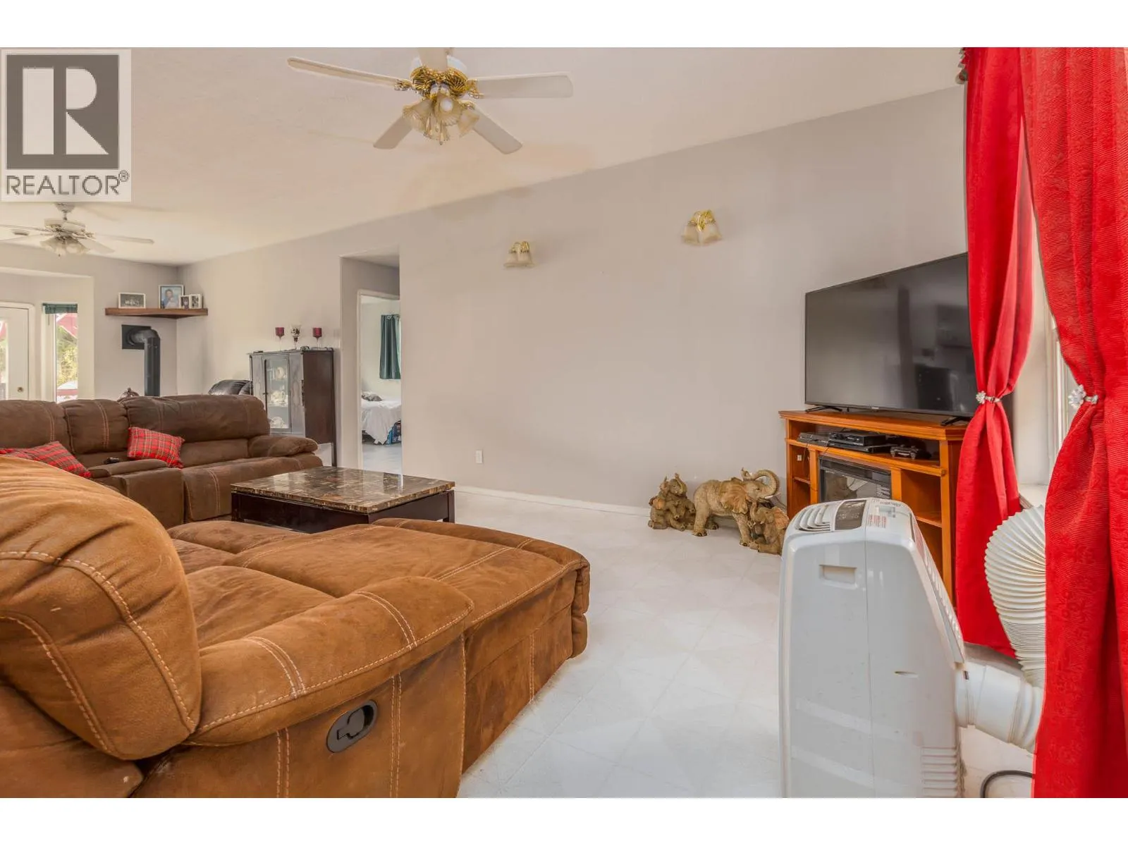3695 Malakwa Loop Road