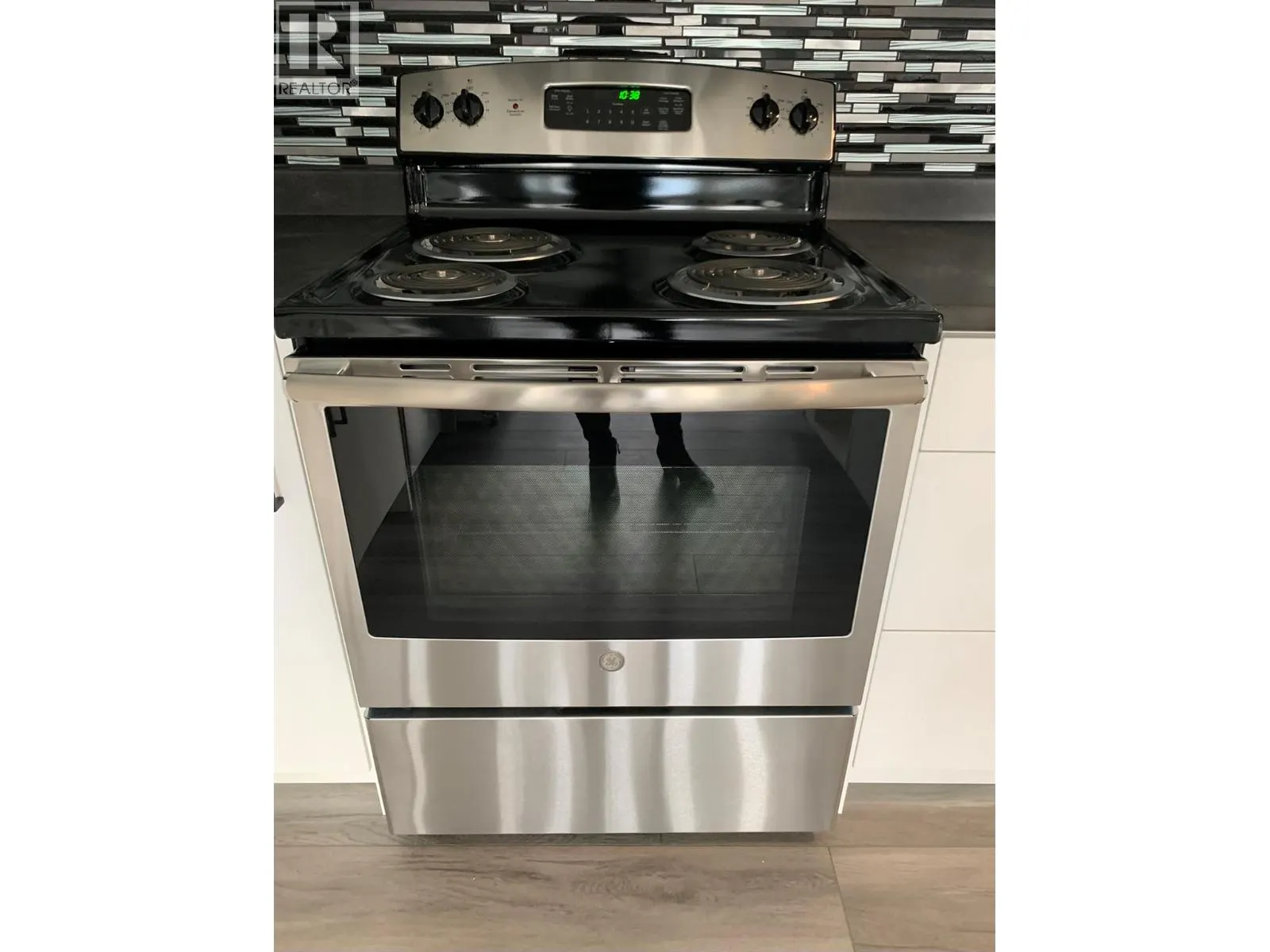 1320 SELKIRK Avenue Unit# 4