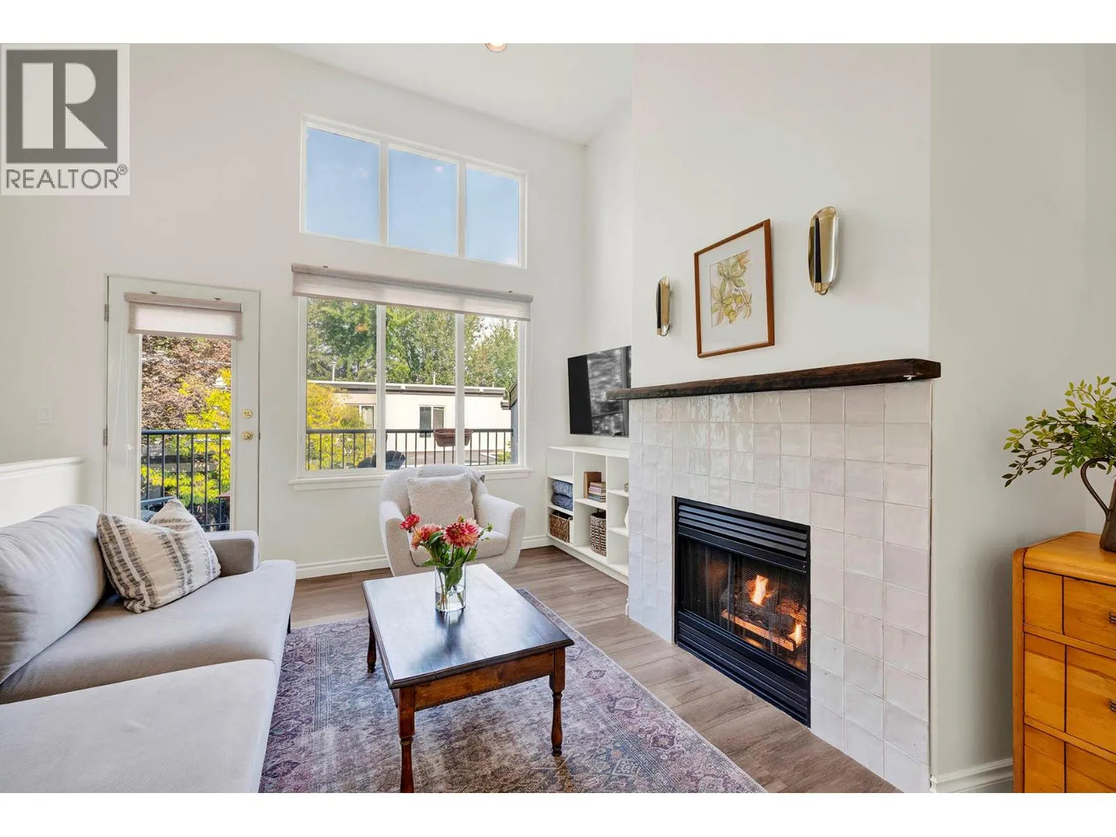 411 ABERDEEN Drive Unit# 22