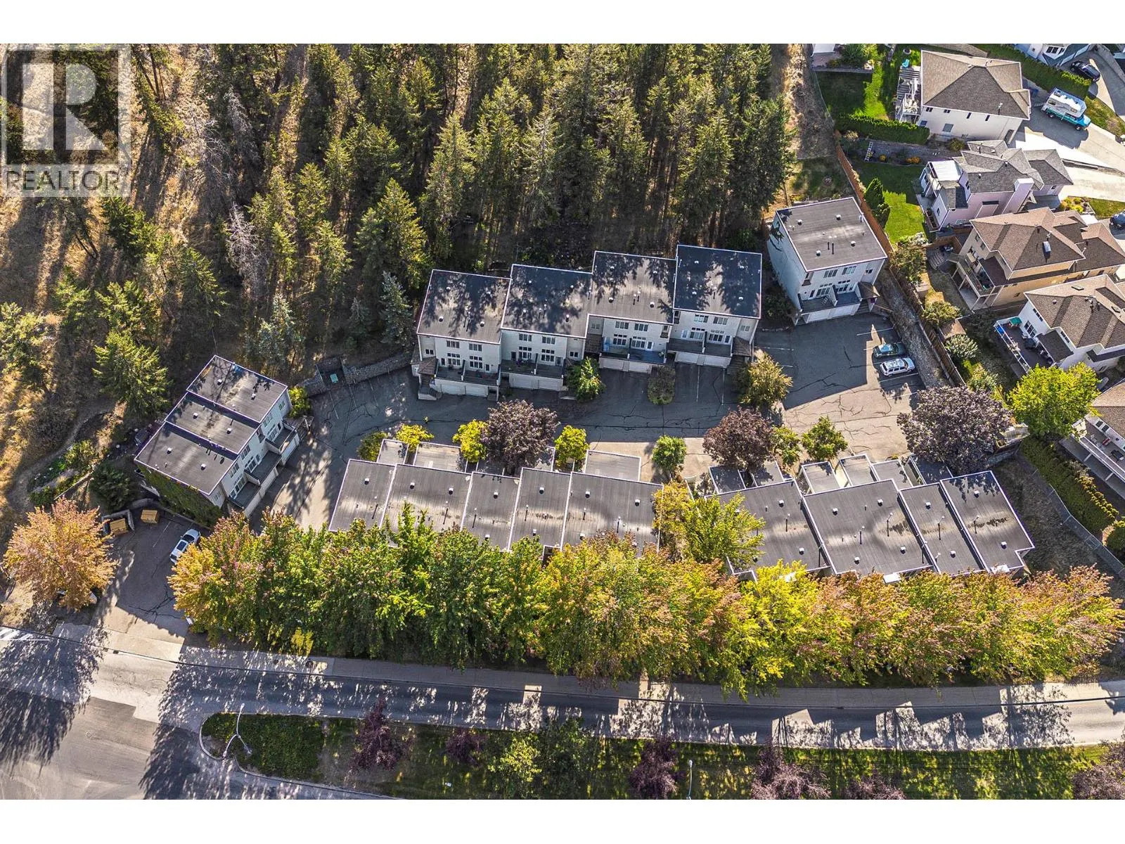 411 ABERDEEN Drive Unit# 22
