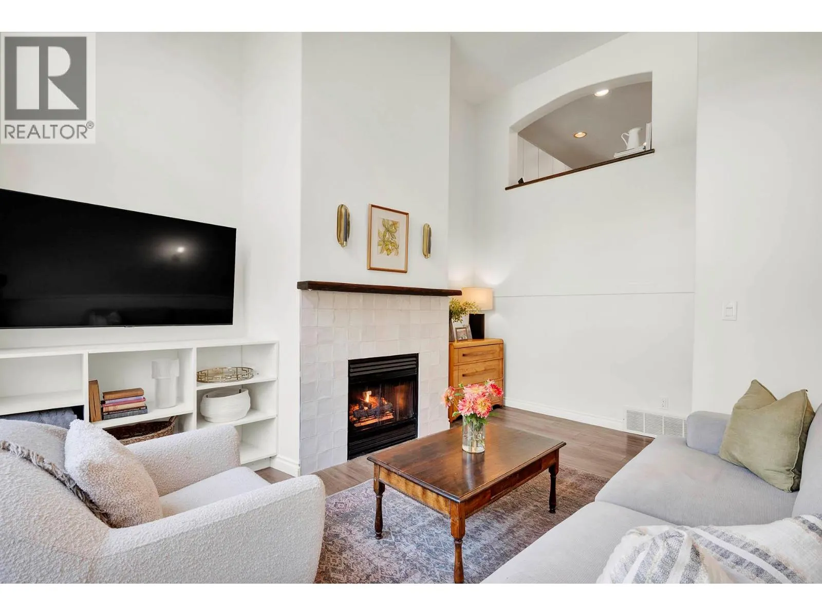 411 ABERDEEN Drive Unit# 22