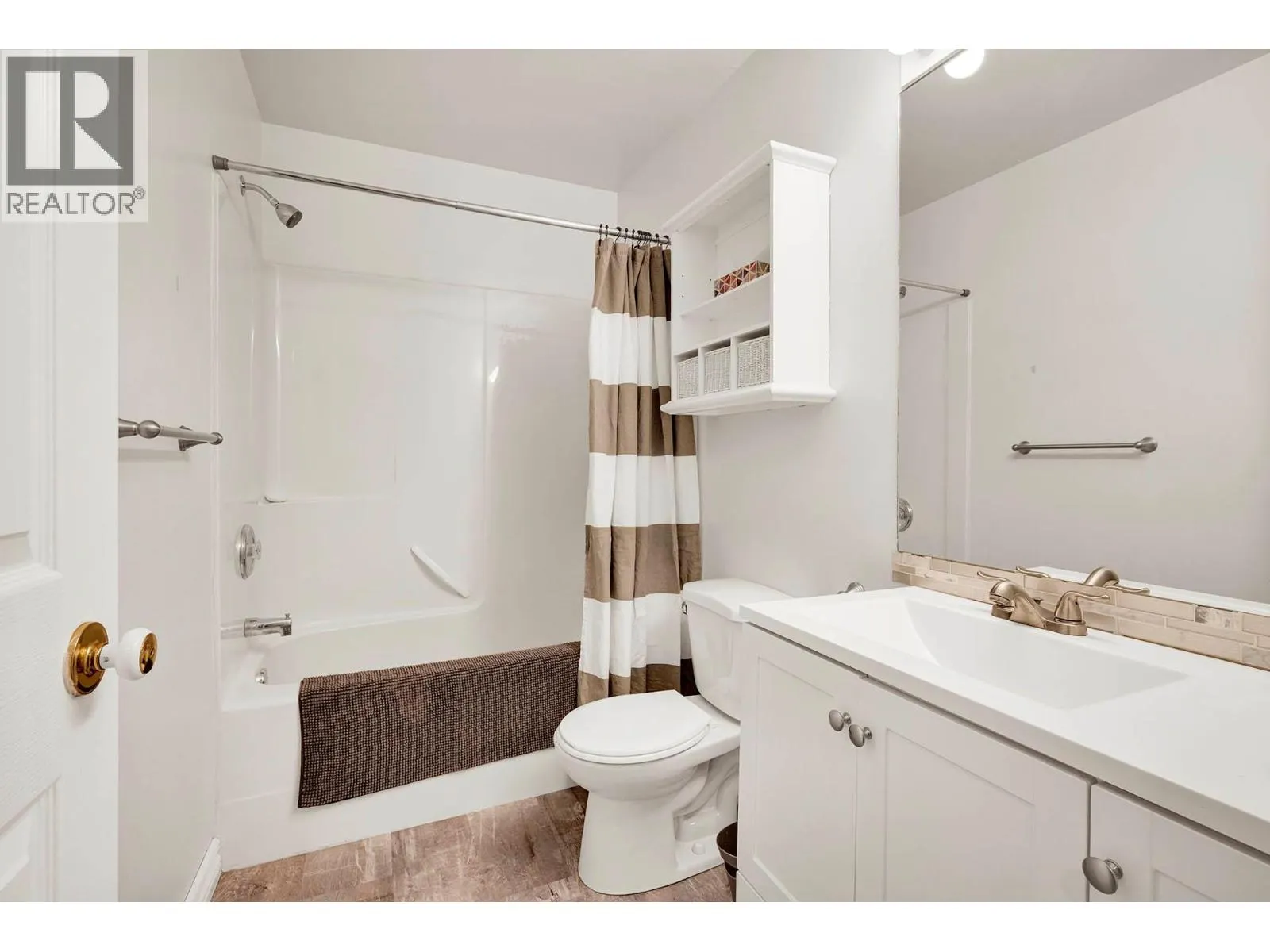 411 ABERDEEN Drive Unit# 22