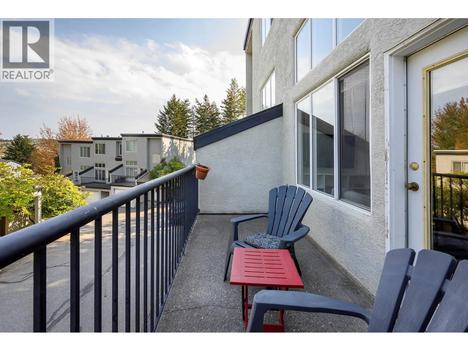 411 ABERDEEN Drive Unit# 22