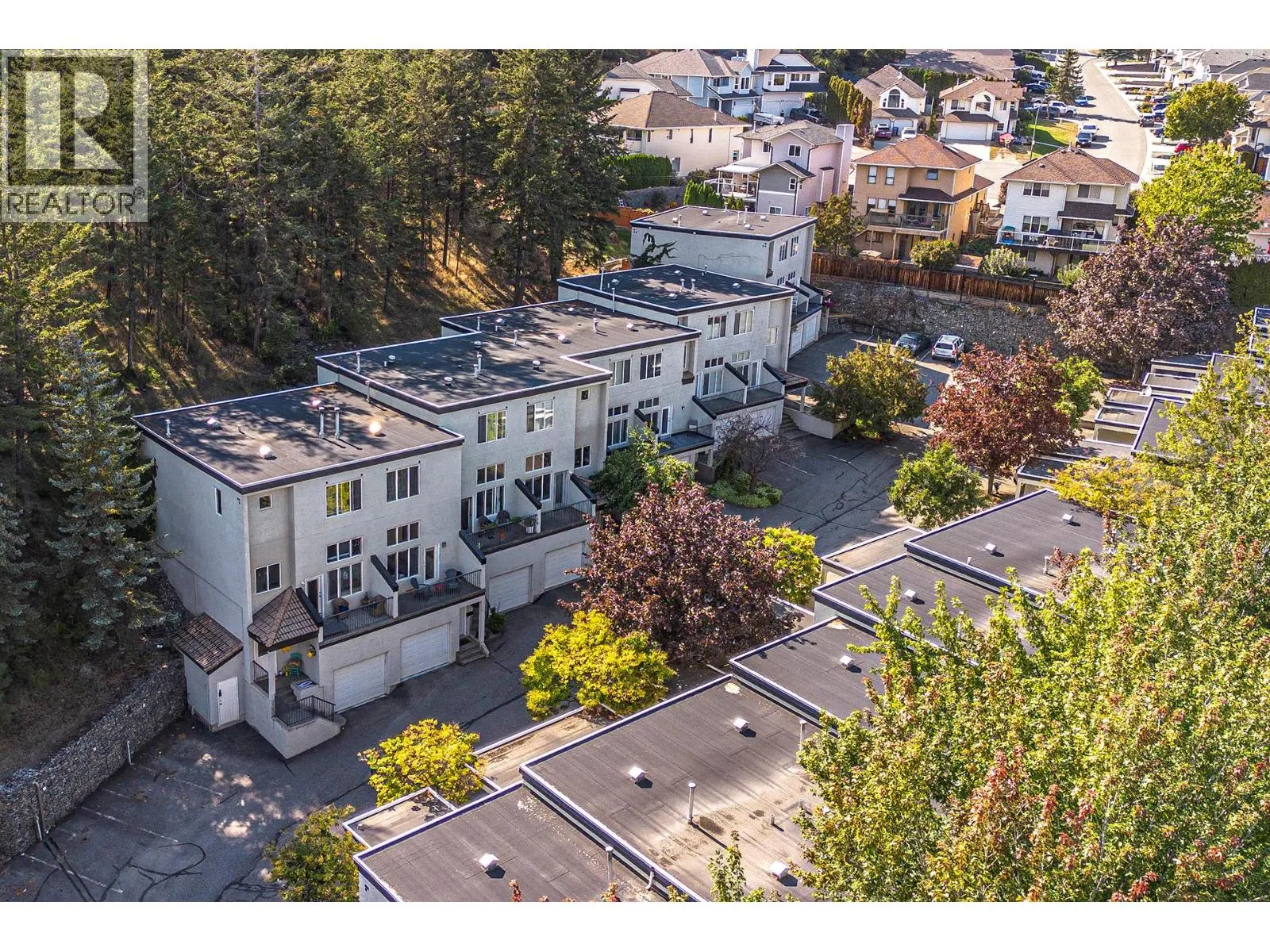 411 ABERDEEN Drive Unit# 22
