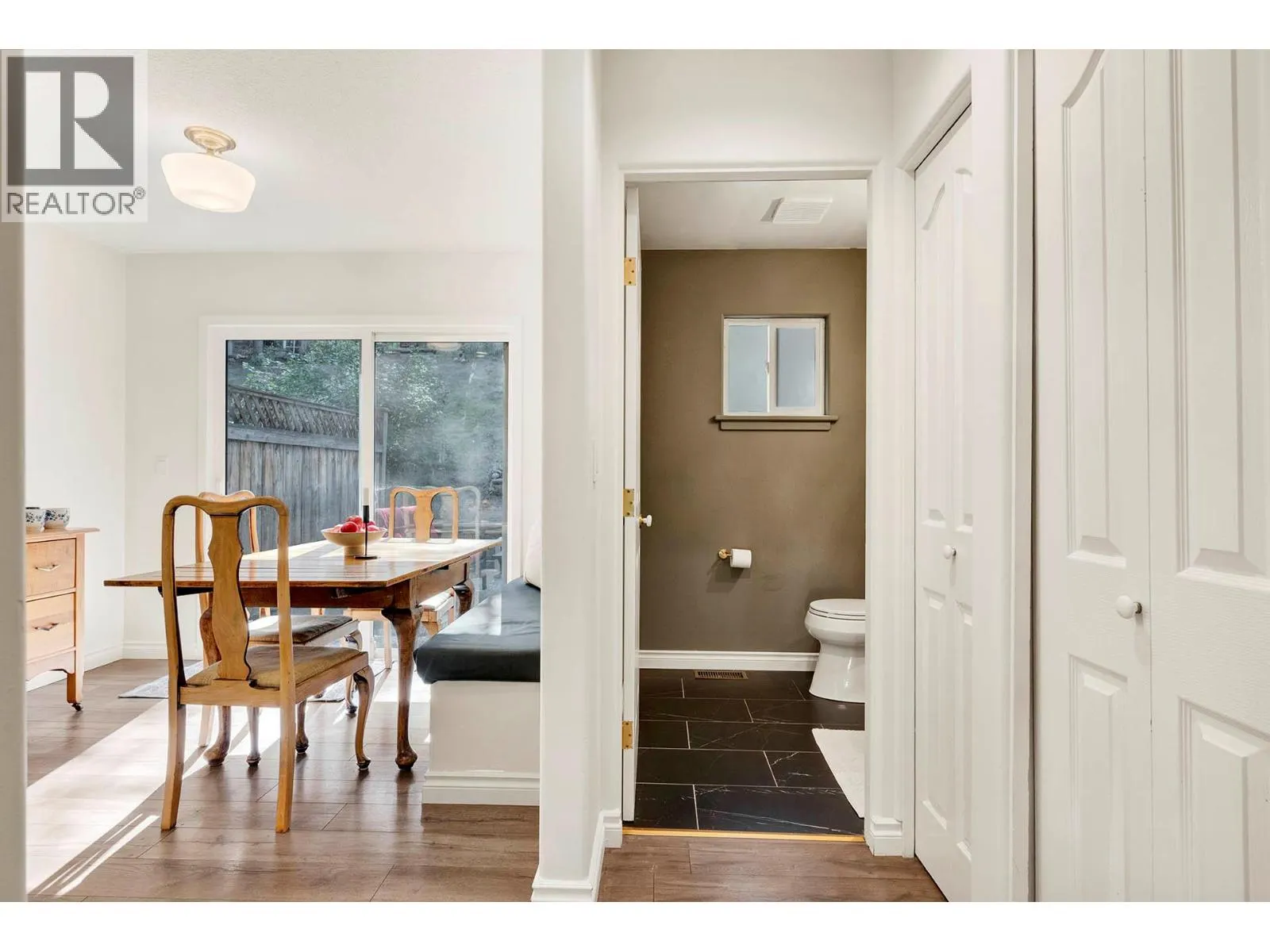 411 ABERDEEN Drive Unit# 22