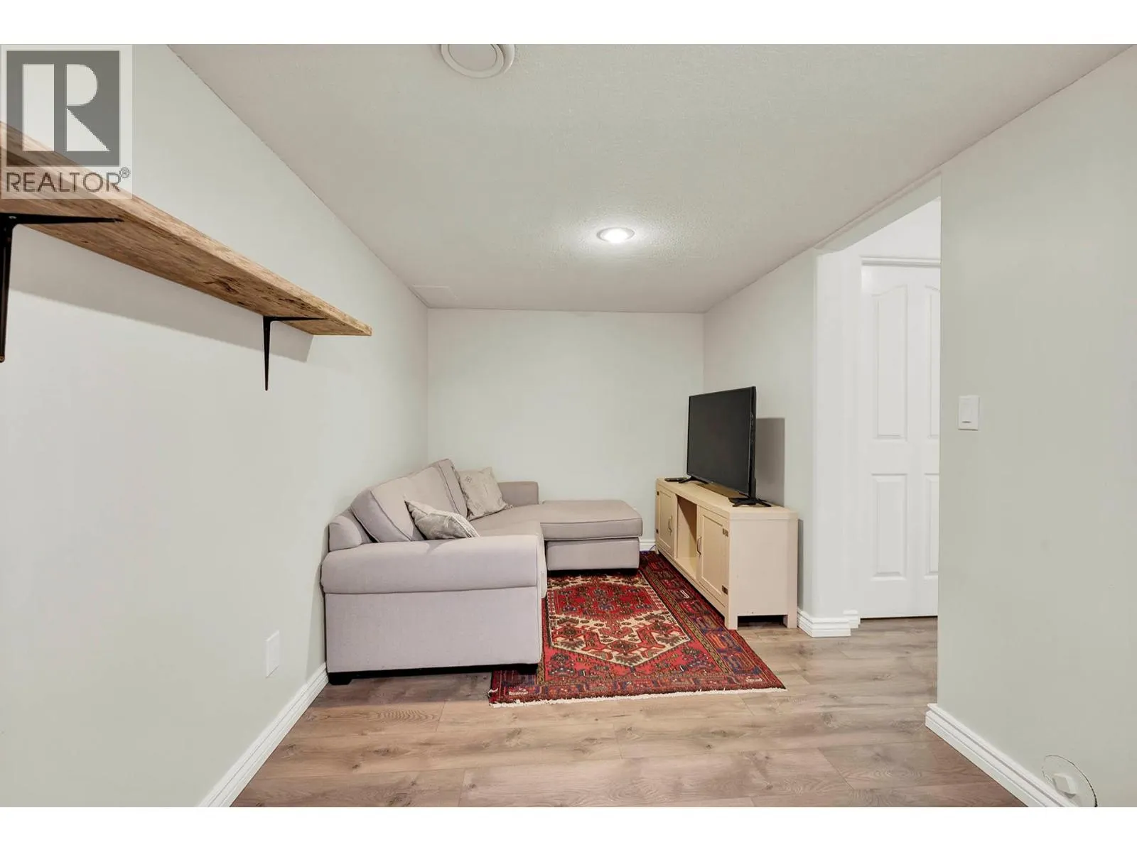 411 ABERDEEN Drive Unit# 22