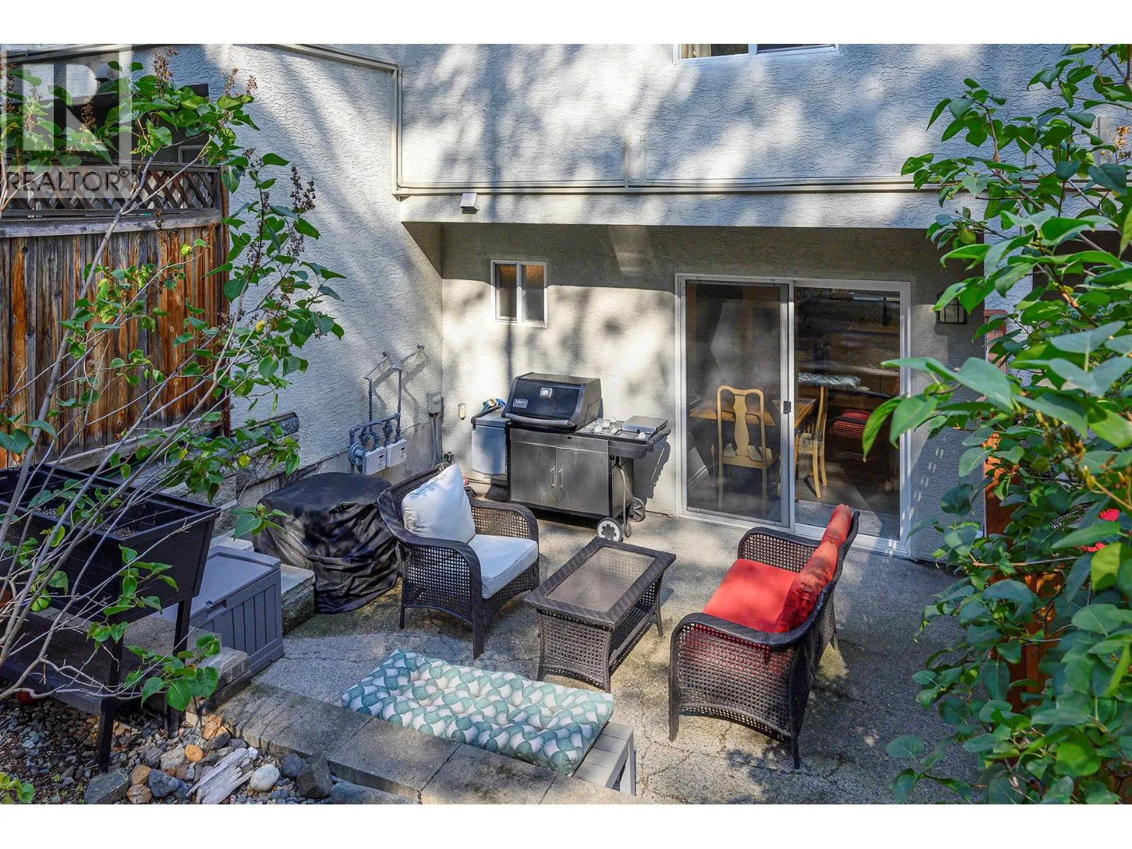 411 ABERDEEN Drive Unit# 22