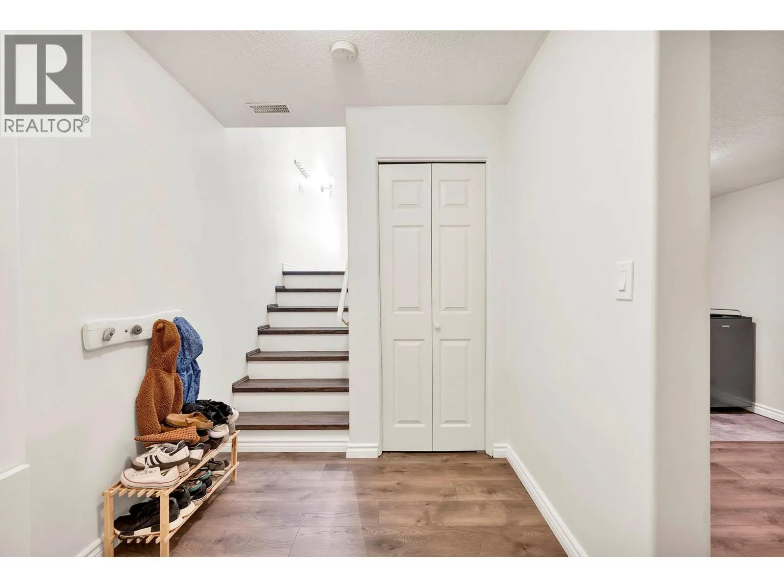 411 ABERDEEN Drive Unit# 22