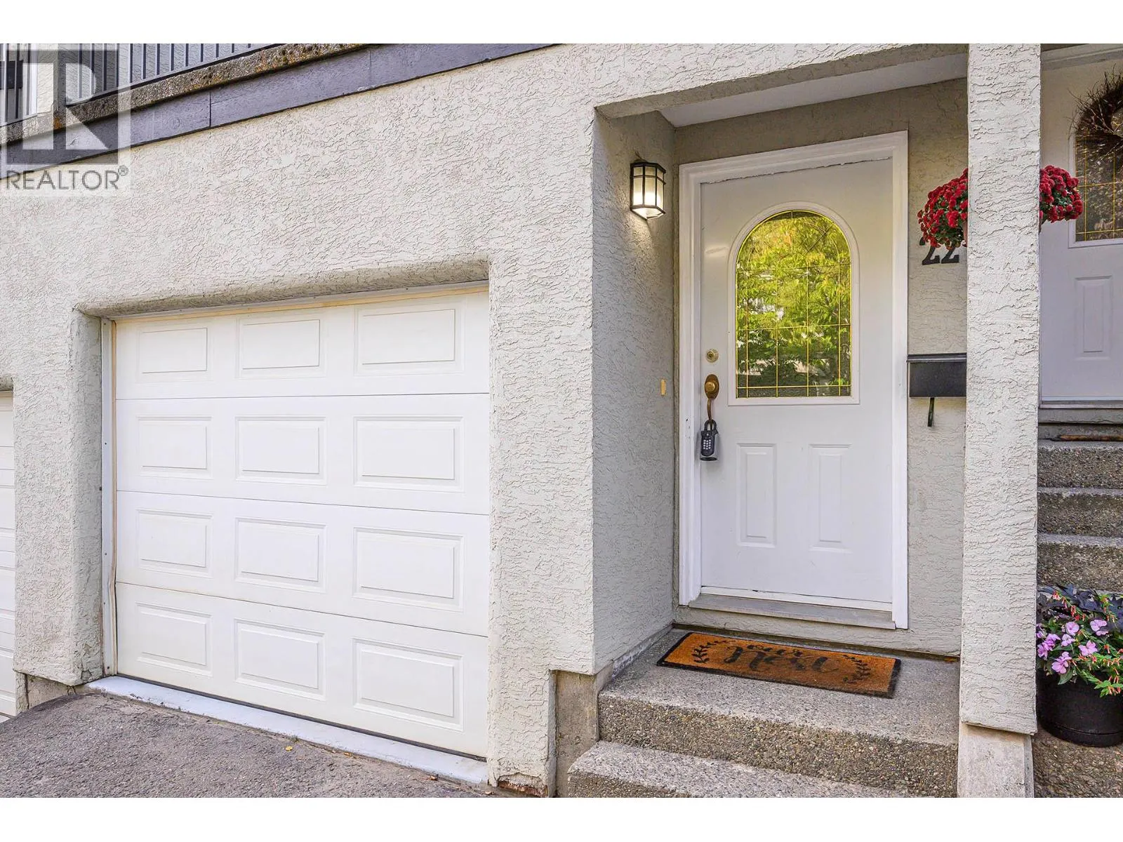 411 ABERDEEN Drive Unit# 22