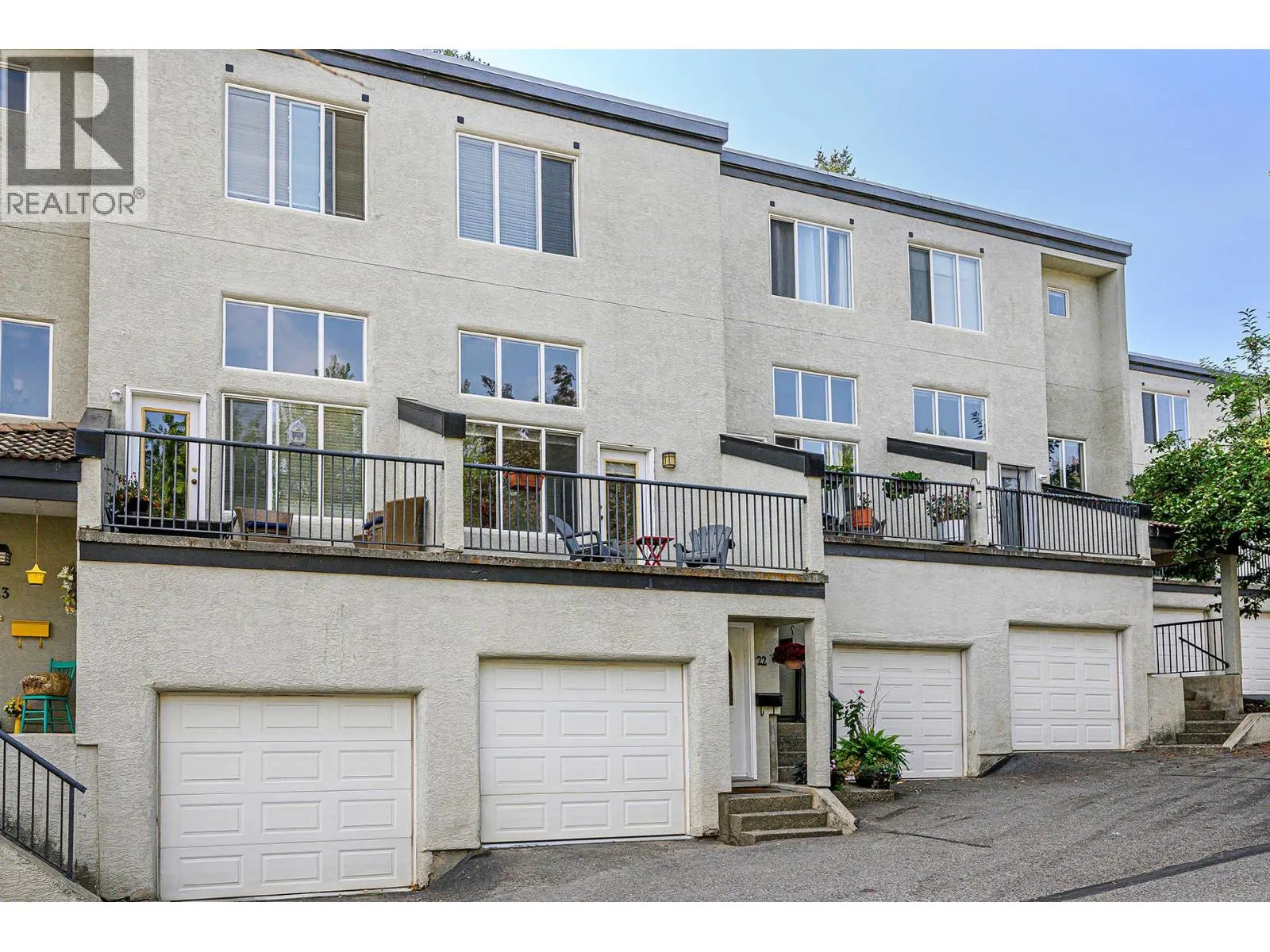 411 ABERDEEN Drive Unit# 22