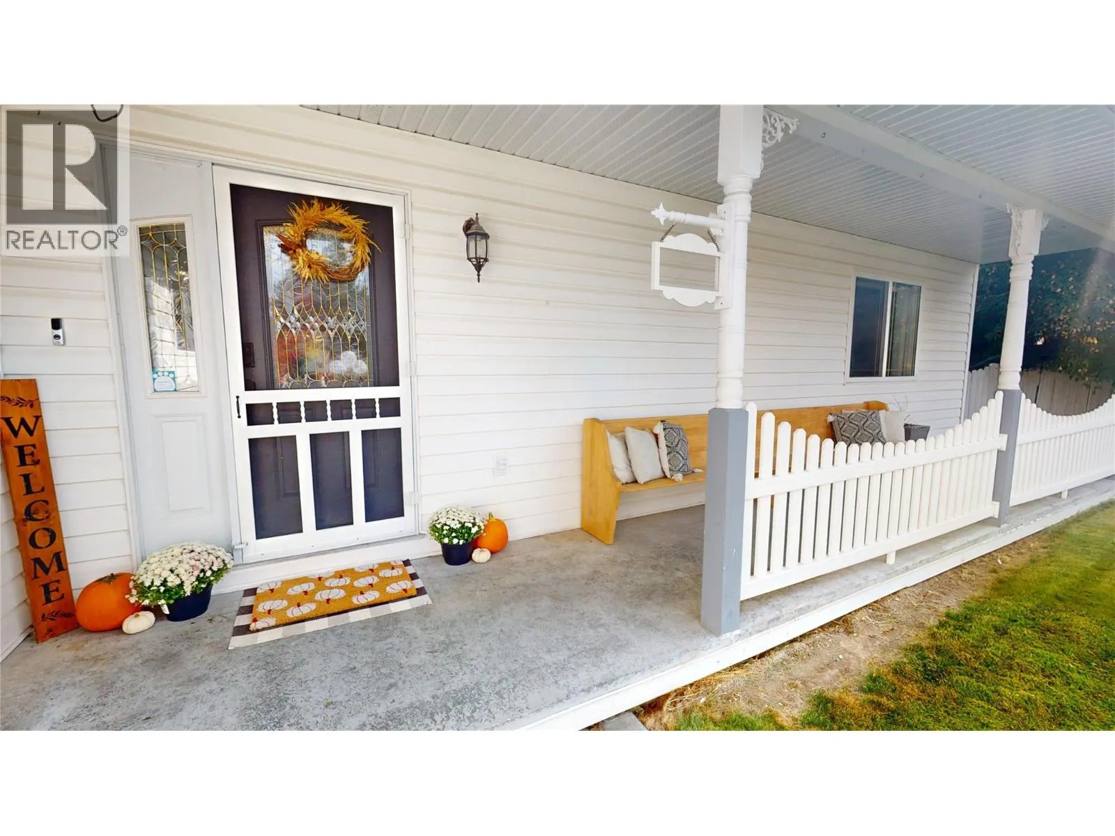 1646 MT PYRAMID Crescent