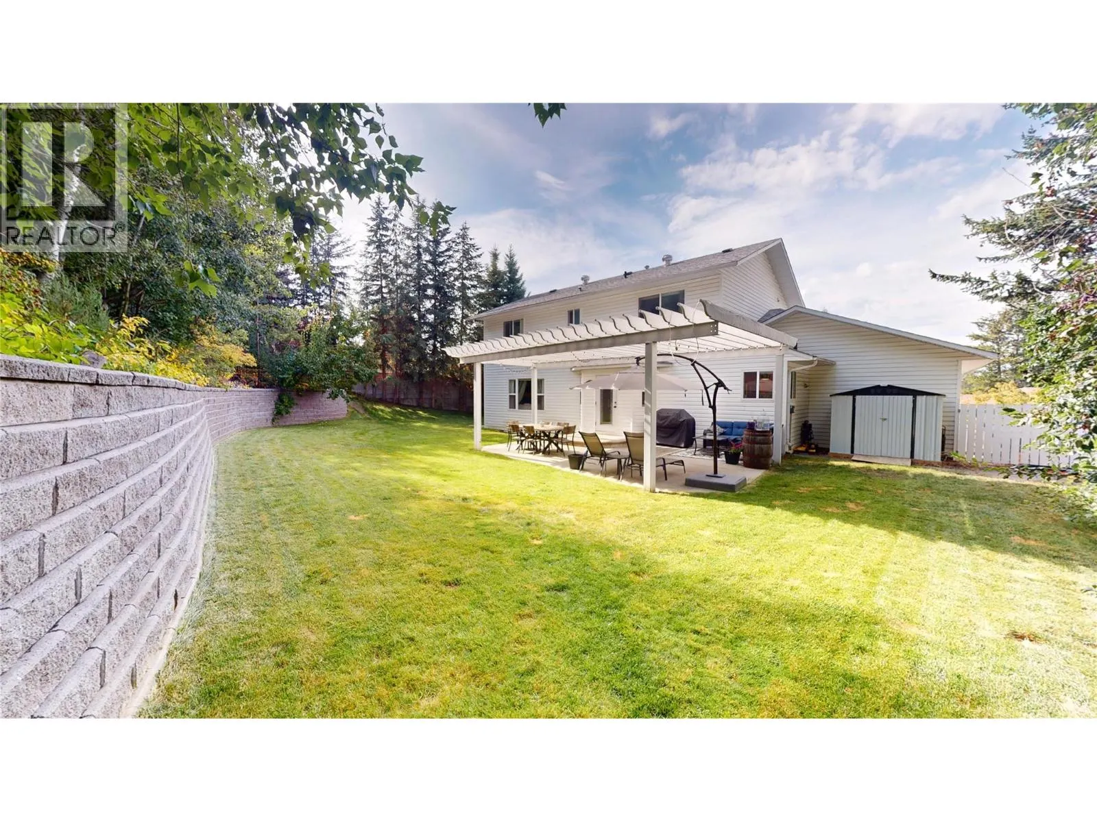 1646 MT PYRAMID Crescent