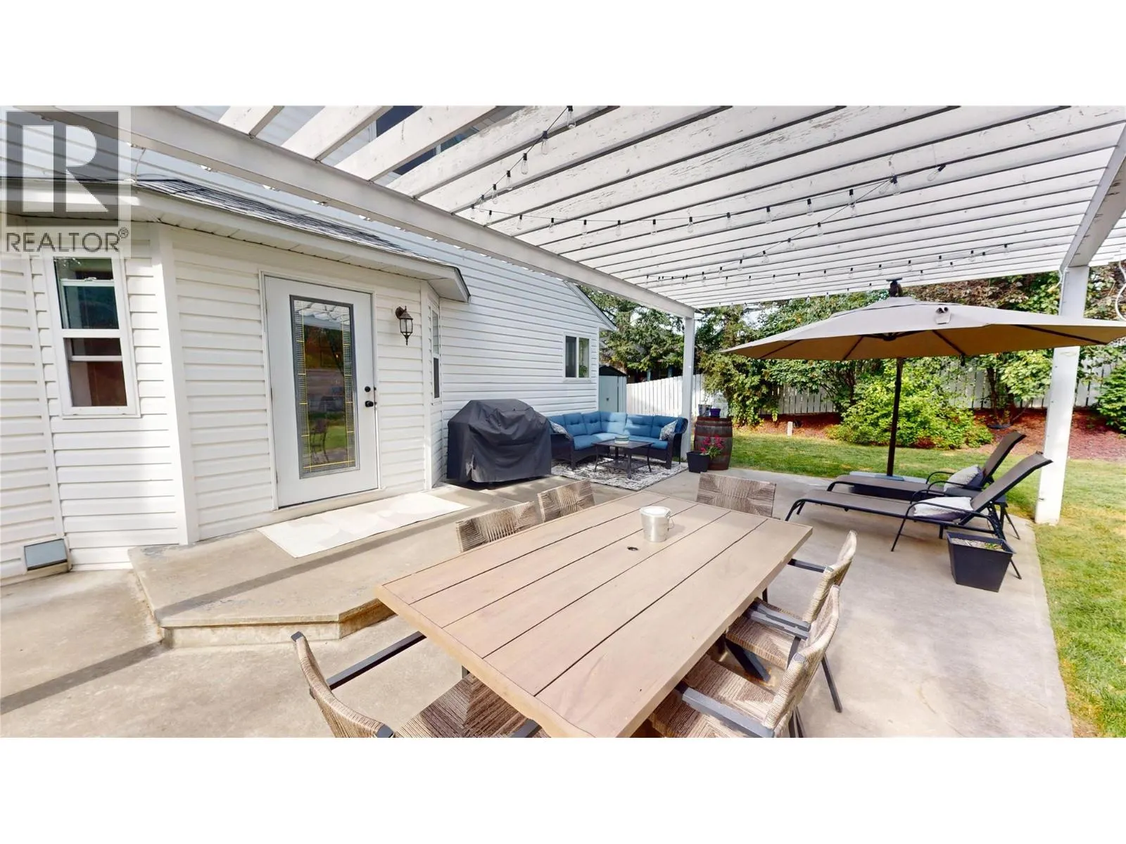 1646 MT PYRAMID Crescent
