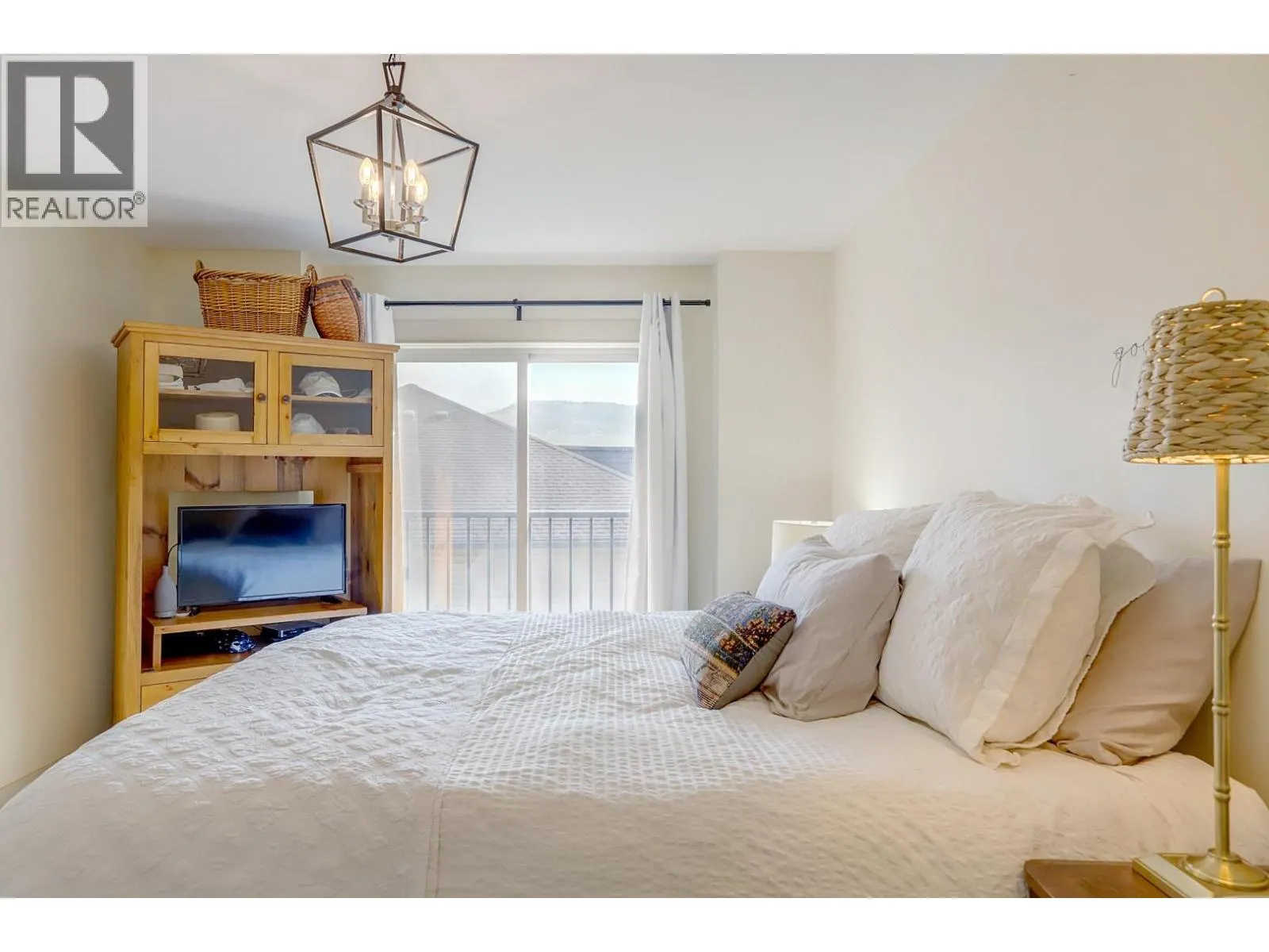 4900 Heritage Drive Unit# 1102