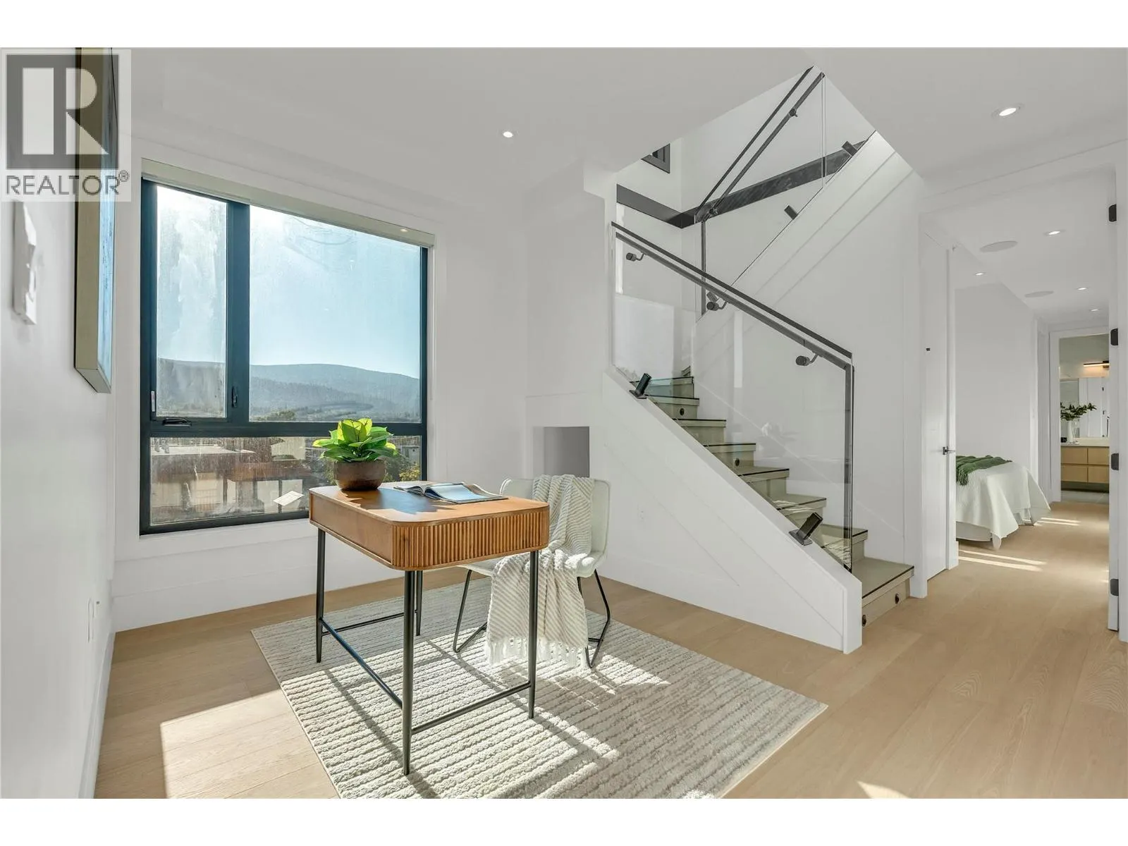 602 Lakeshore Drive Unit# 401