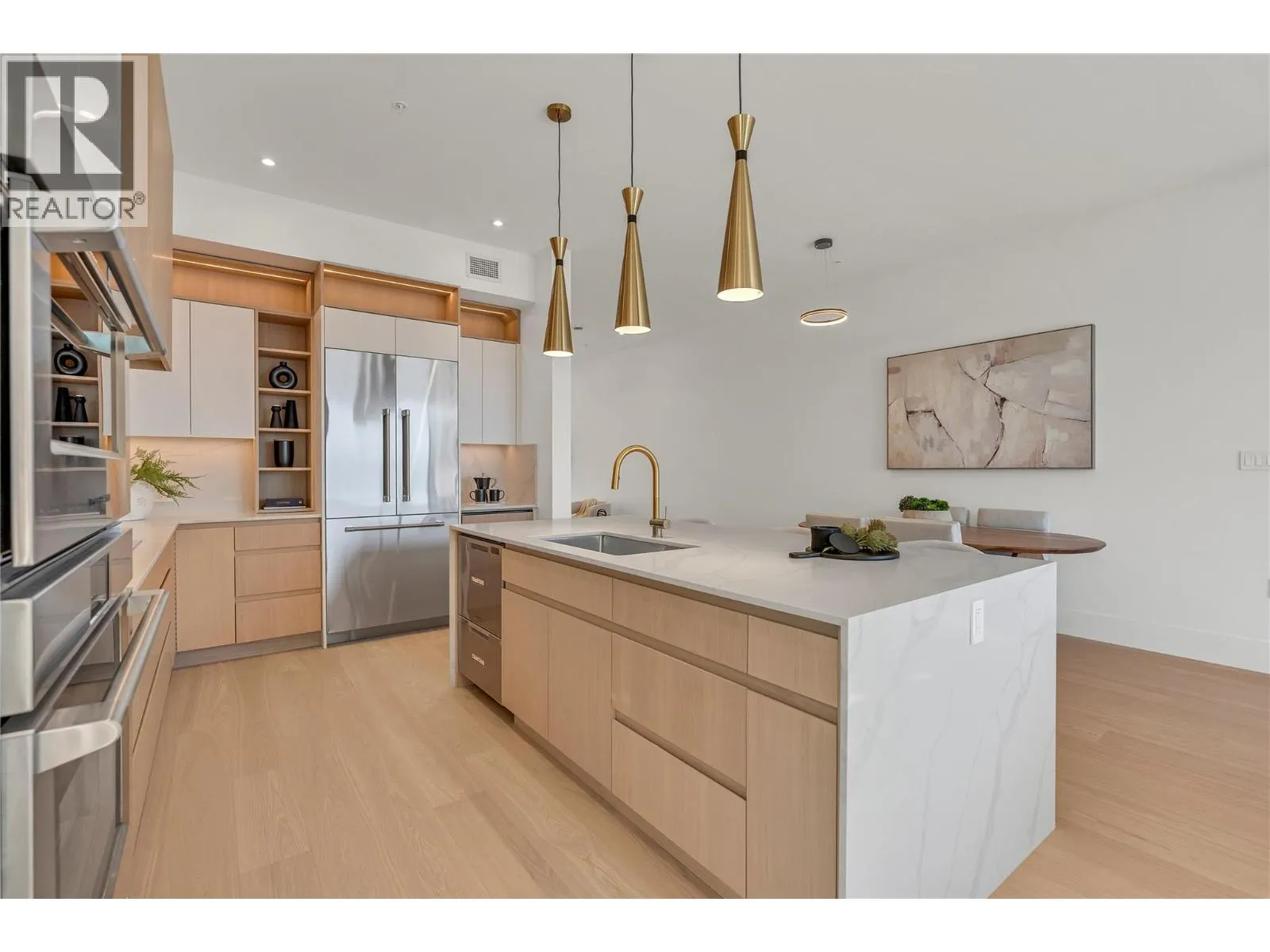 602 Lakeshore Drive Unit# 401