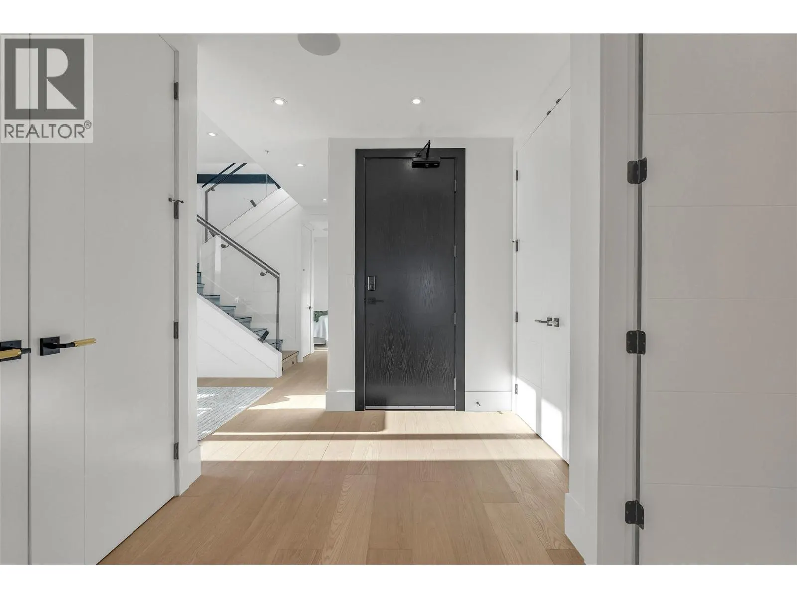 602 Lakeshore Drive Unit# 401
