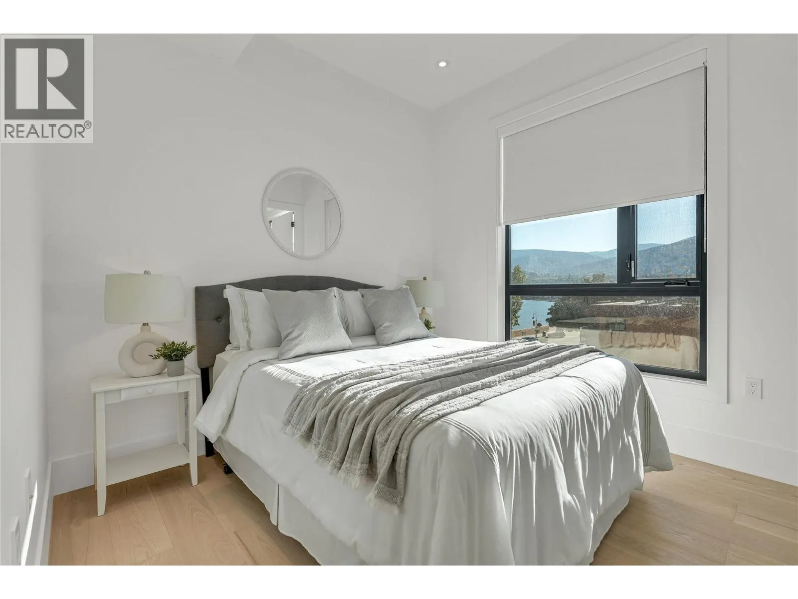 602 Lakeshore Drive Unit# 401