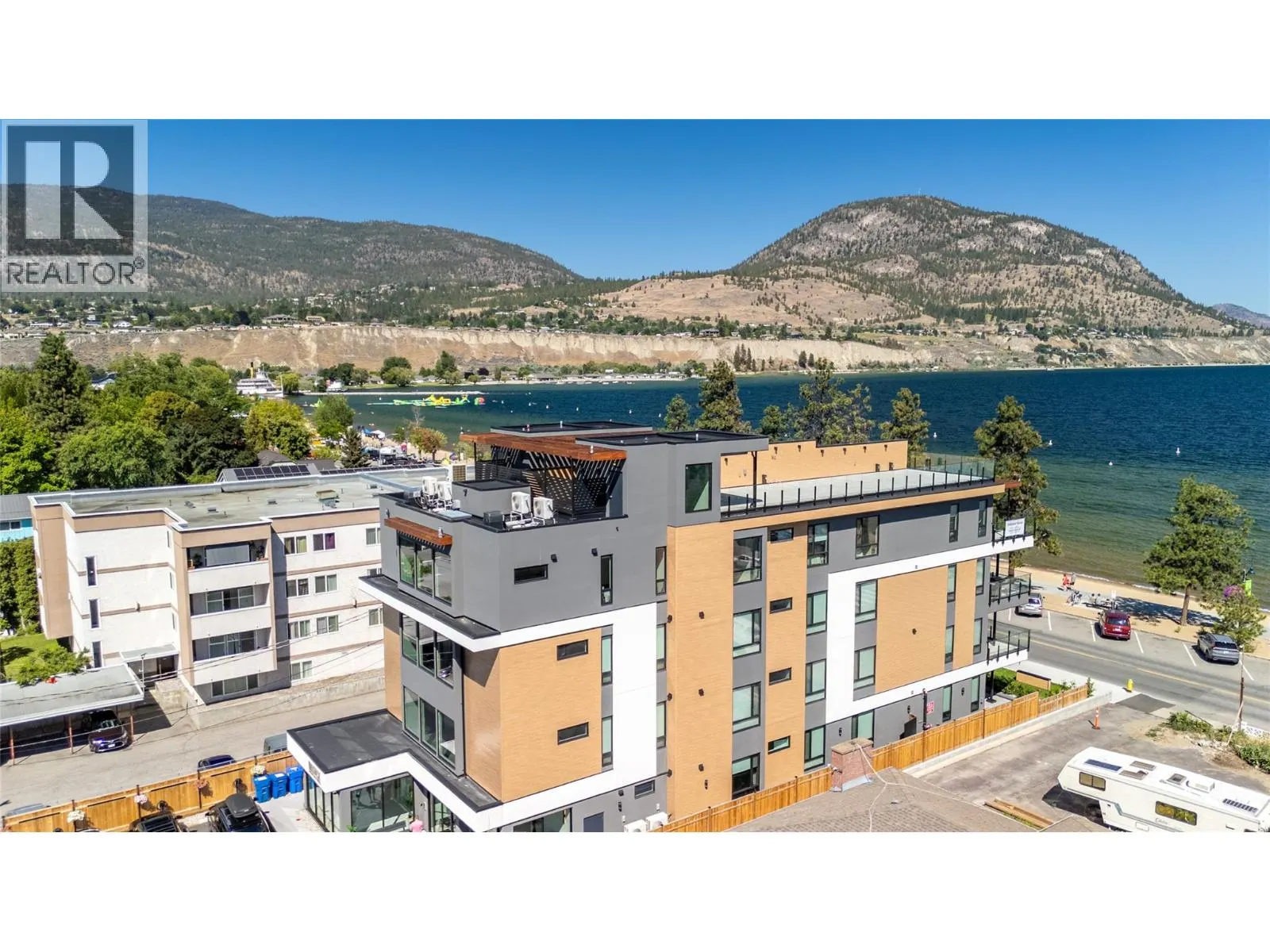 602 Lakeshore Drive Unit# 401