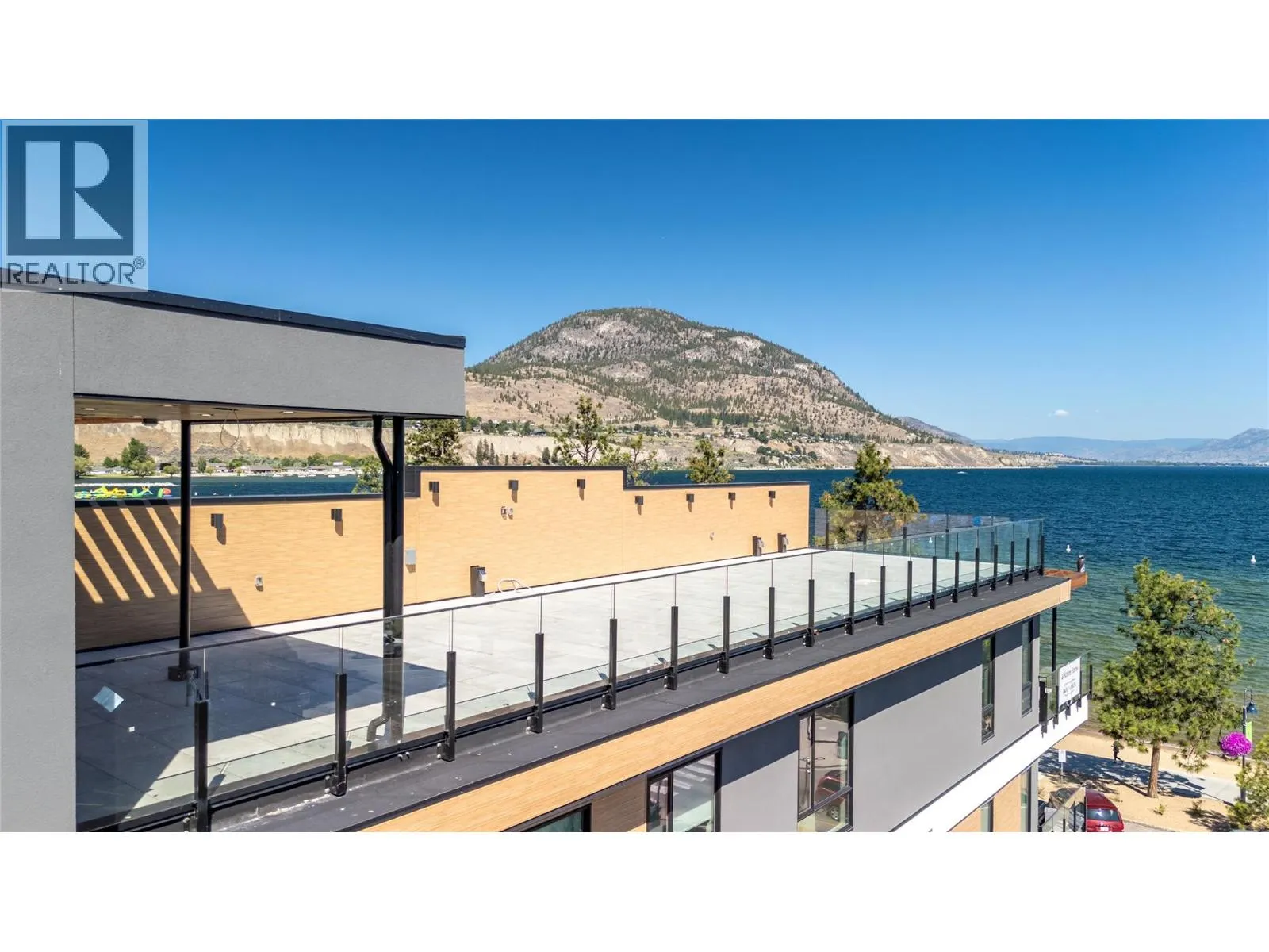 602 Lakeshore Drive Unit# 401