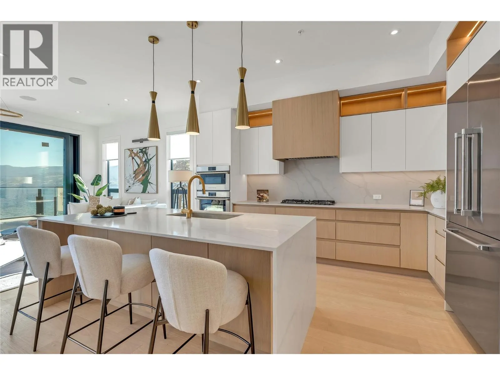 602 Lakeshore Drive Unit# 401