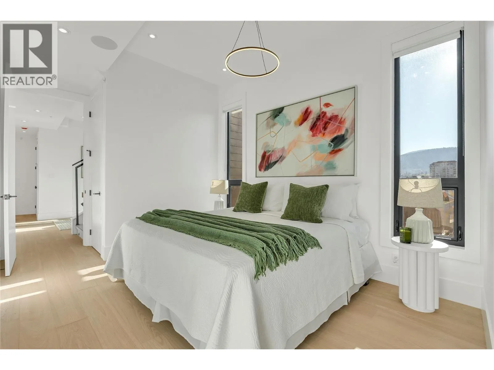 602 Lakeshore Drive Unit# 401