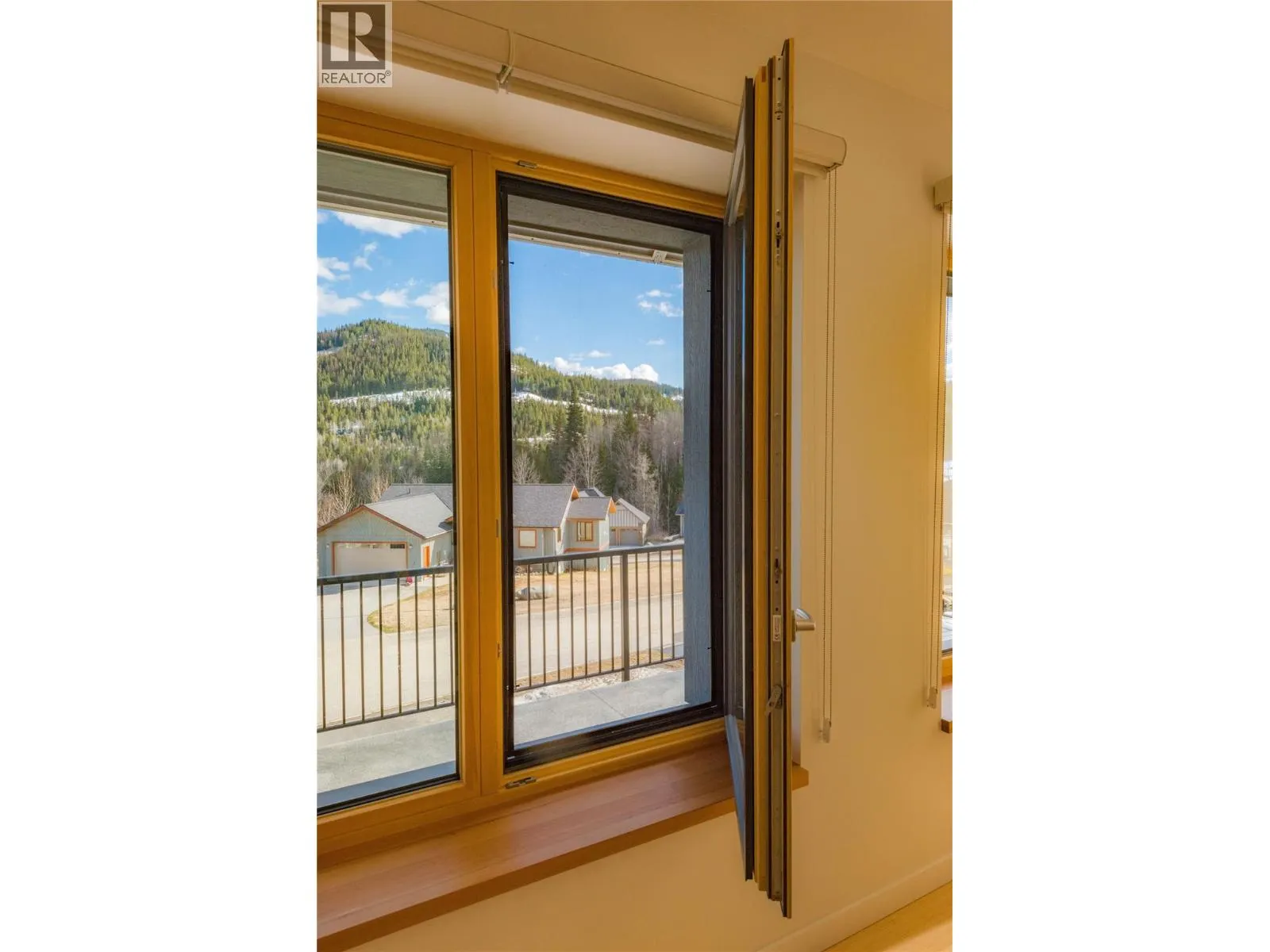 1006 Silvertip Road