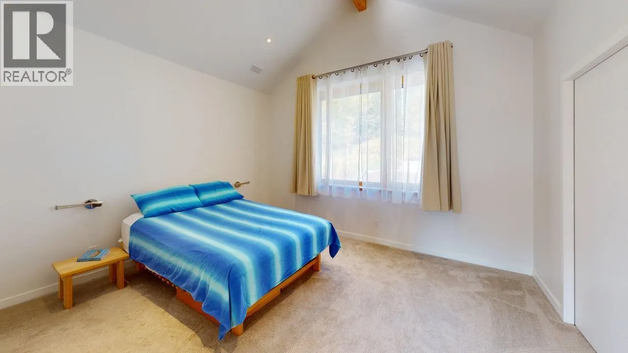 1006 Silvertip Road