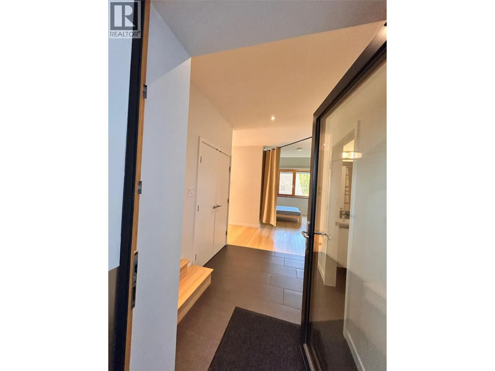 1006 Silvertip Road